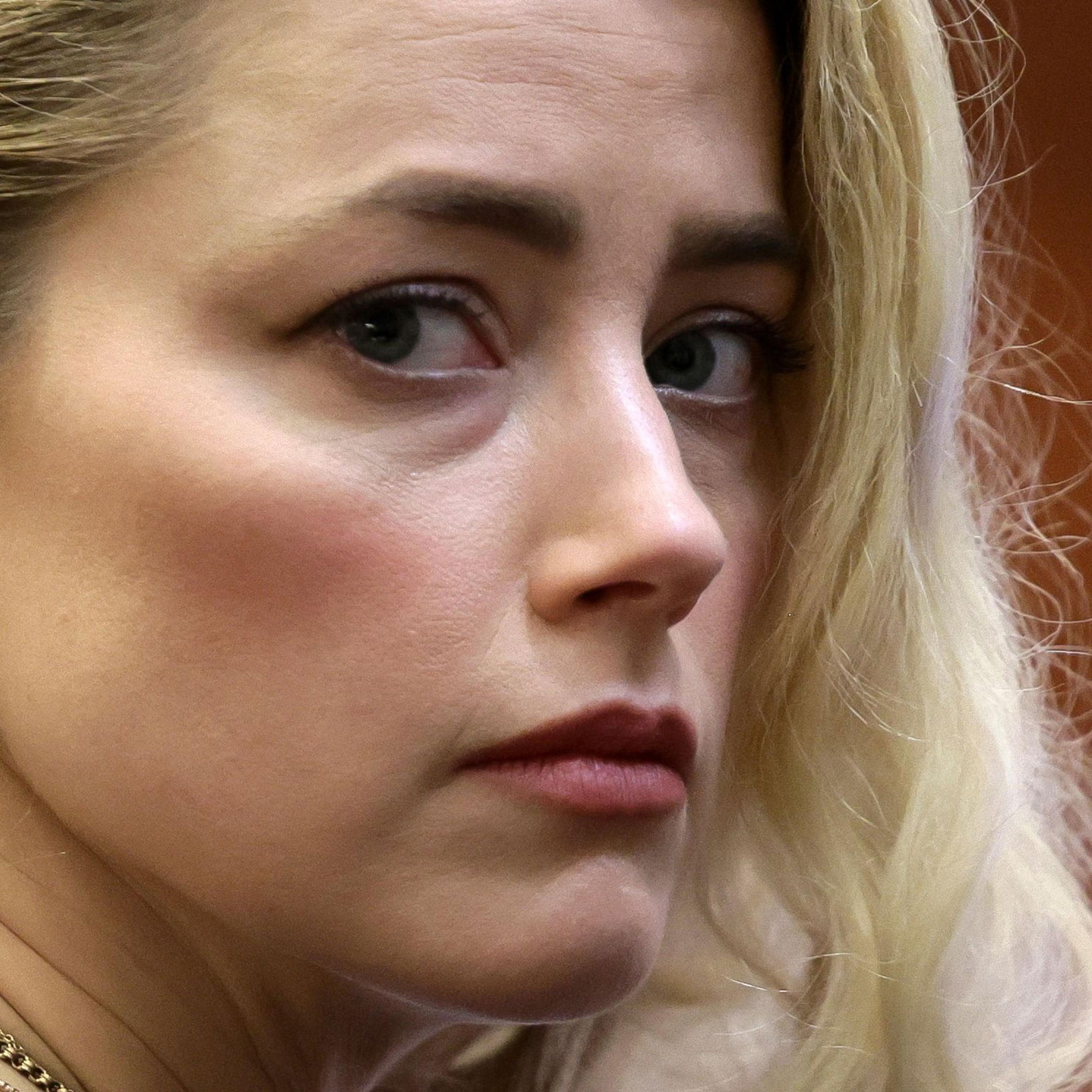 TOPSHOT-US-COURT-DEPP-HEARD