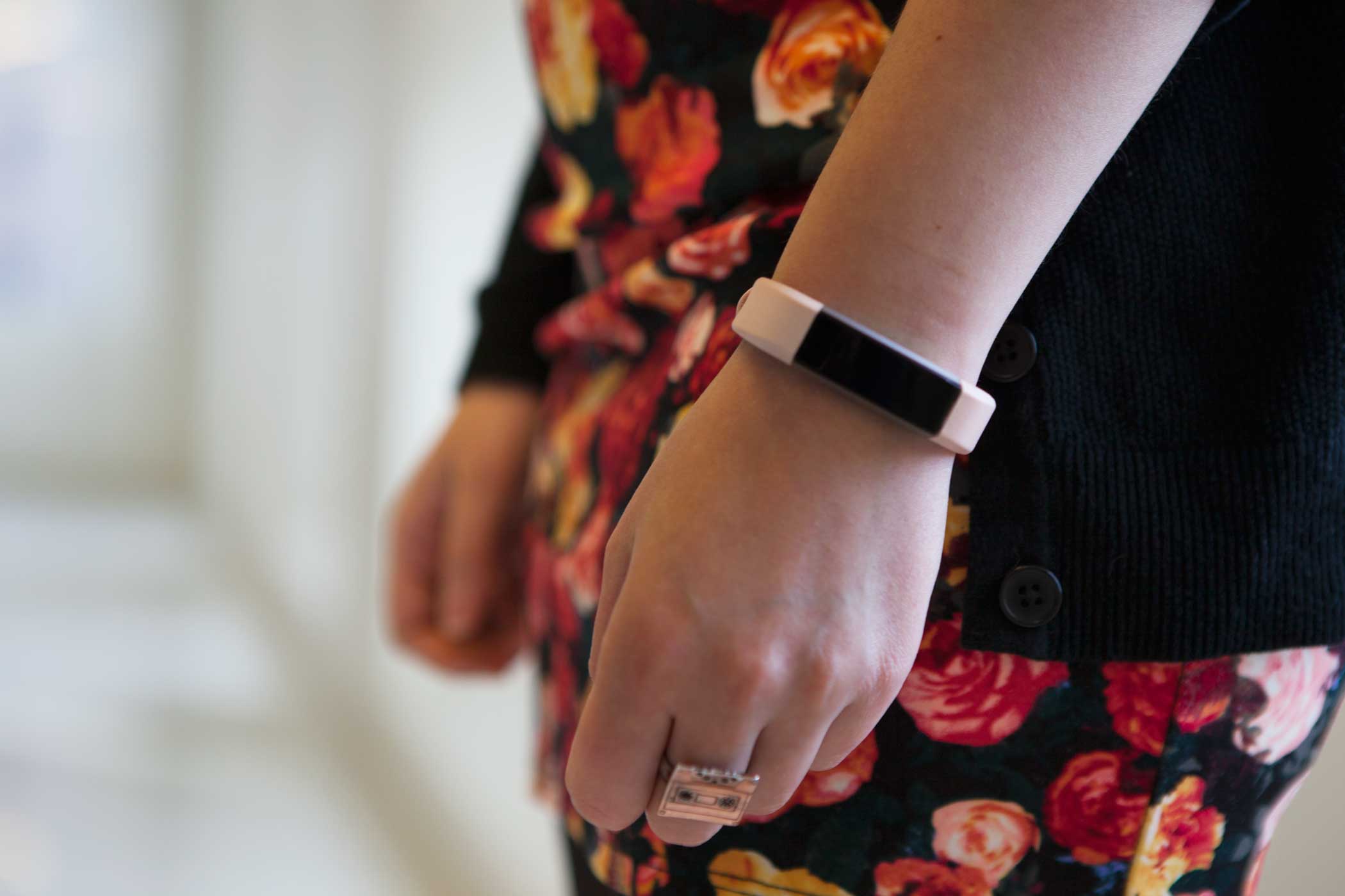 Fitbit Alta worn on non-dominant wrist for accurate step tracking