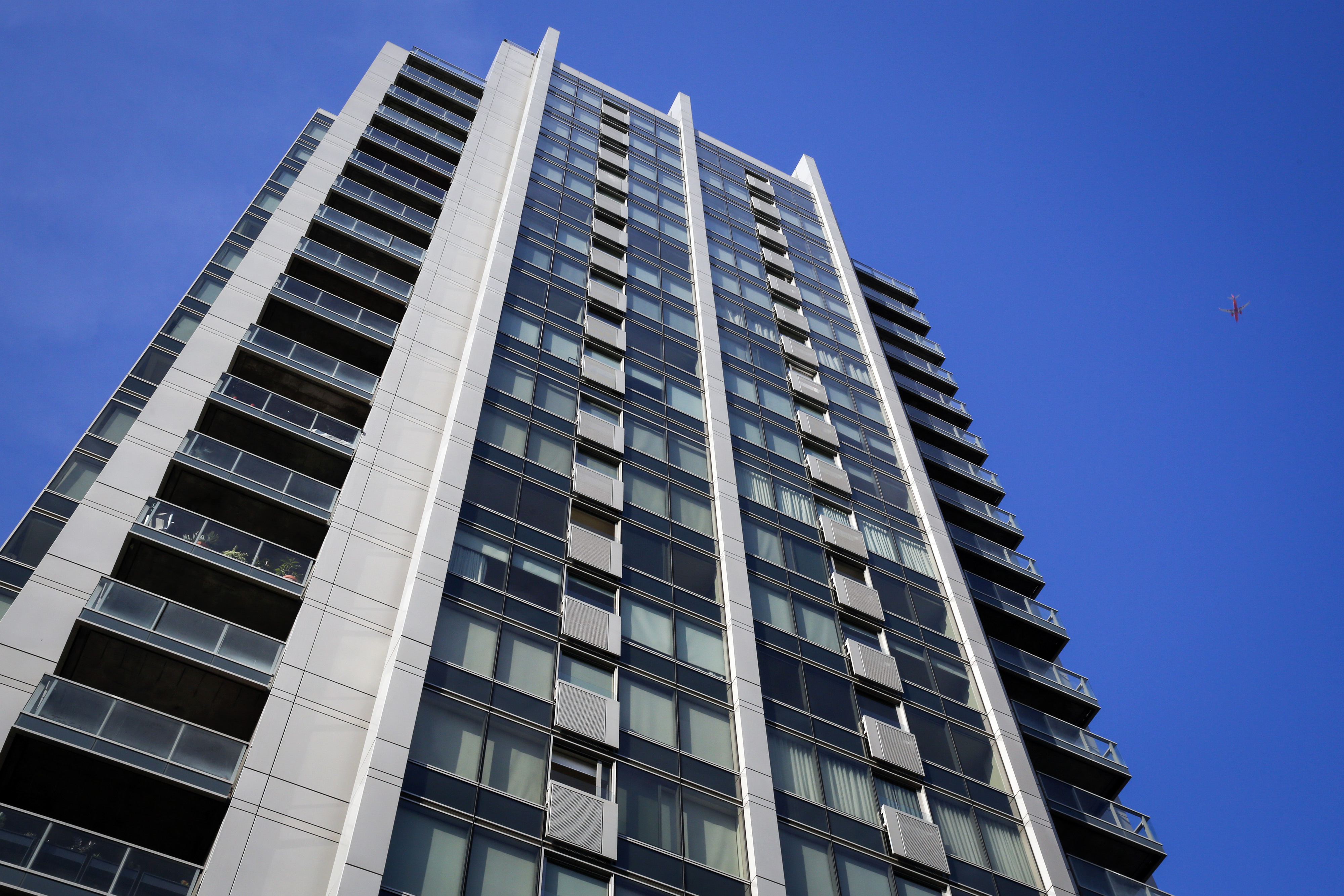 Condo Towers Rise From Boston to Los Angeles in U.S. Rebound