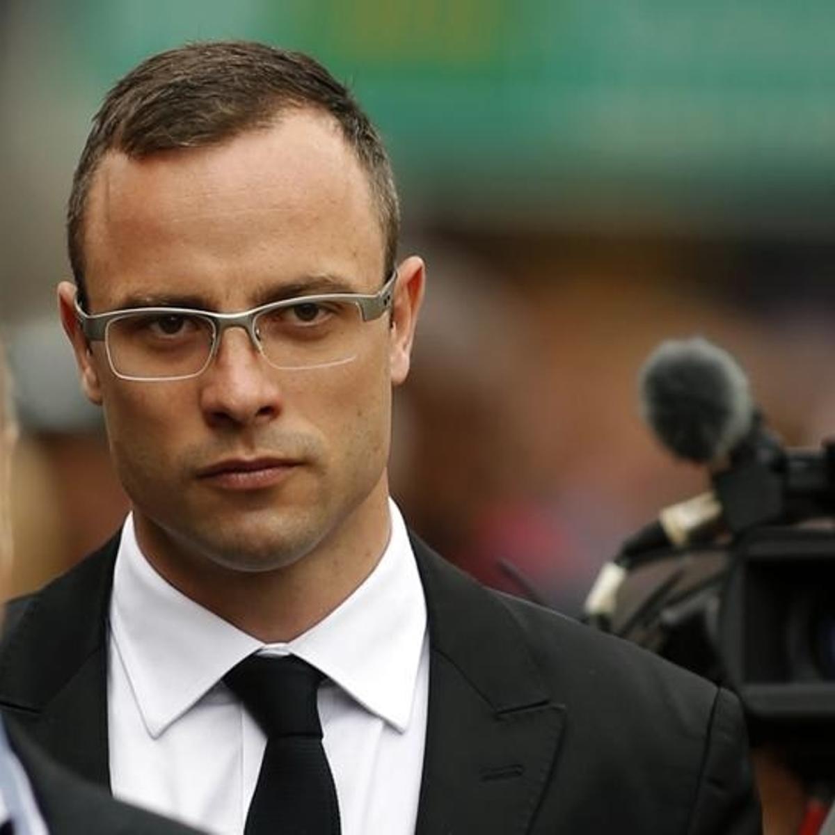 Pistorius arrives ahead of his trial at North Gauteng High Court in Pretoria