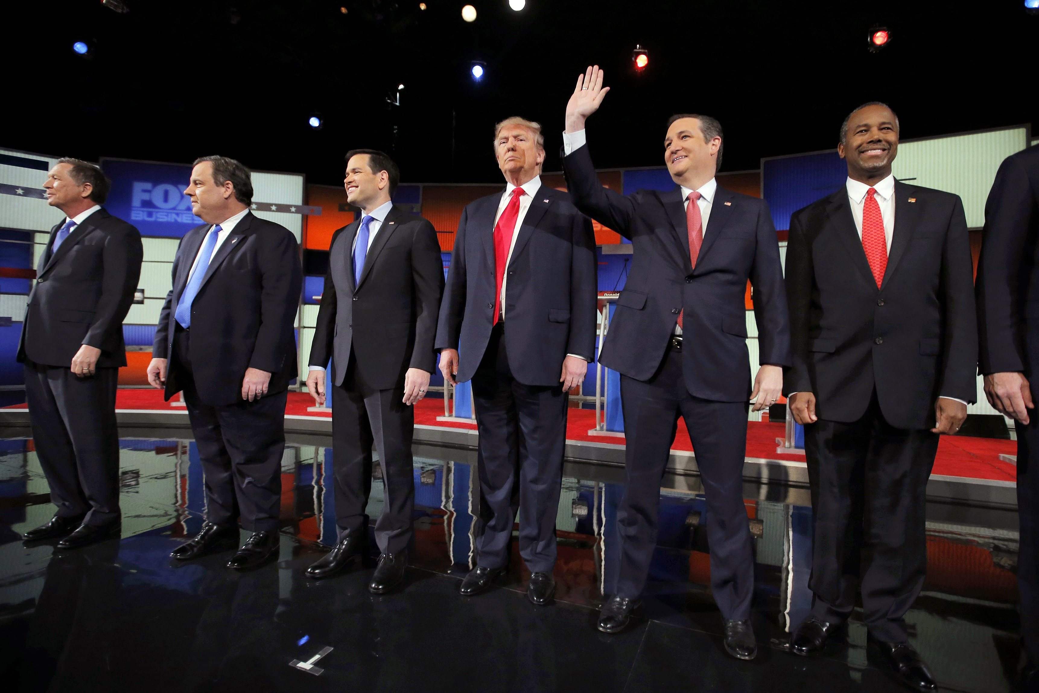 Republican presidential candidates, from left, John Kasich, Chris Christie, Marco Rubio, Donald Trump, Ted Cruz and Ben Carson at the Republican presidential debate in North Charleston, S.C. on Jan. 14, 2016.