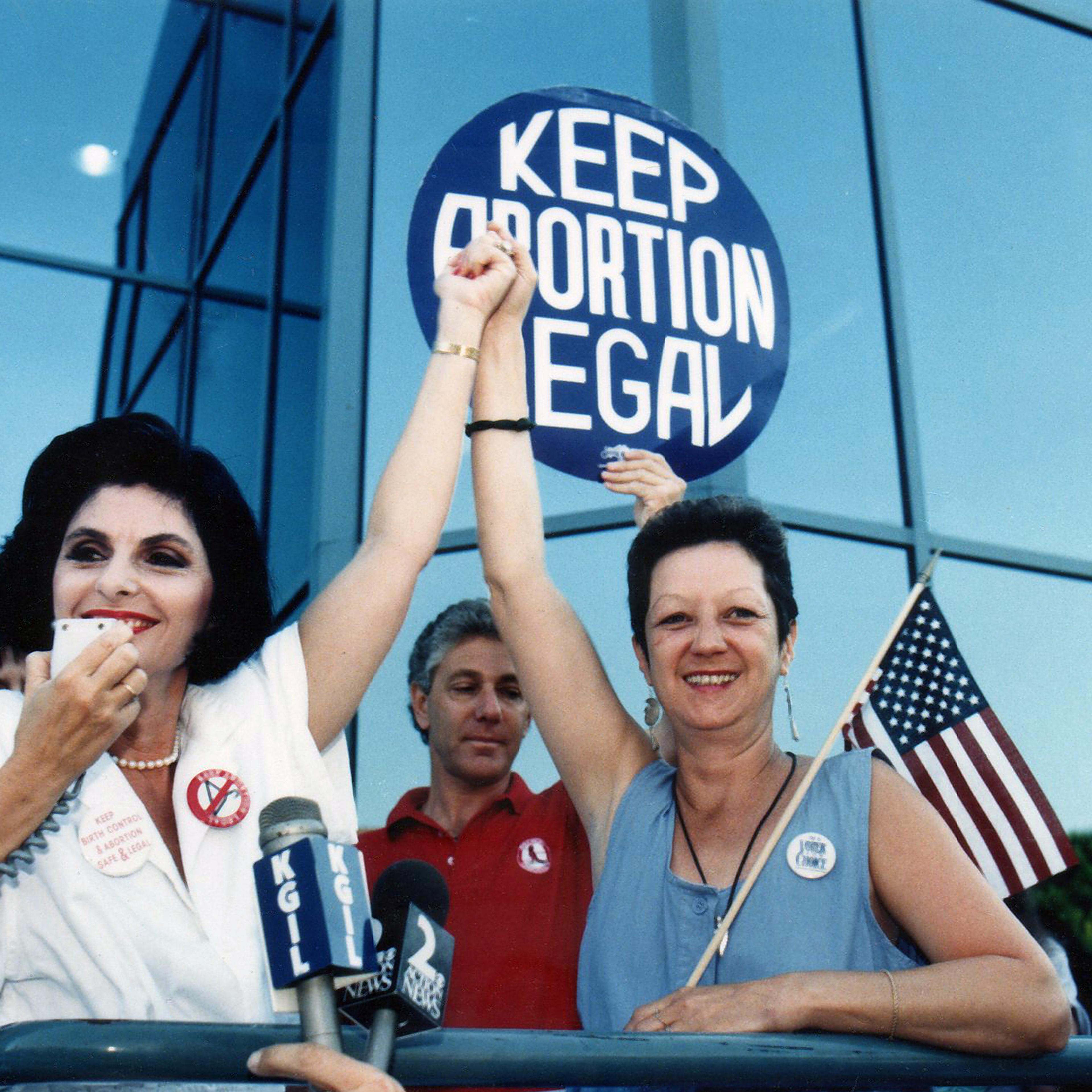 Attorney Gloria Allred and Norma McCorvey (R), the 'Jane Roe' plaintiff from the landmark court case Roe vs. Wade during an abortion rights rally, July 4, 1989 in Burbank, California.