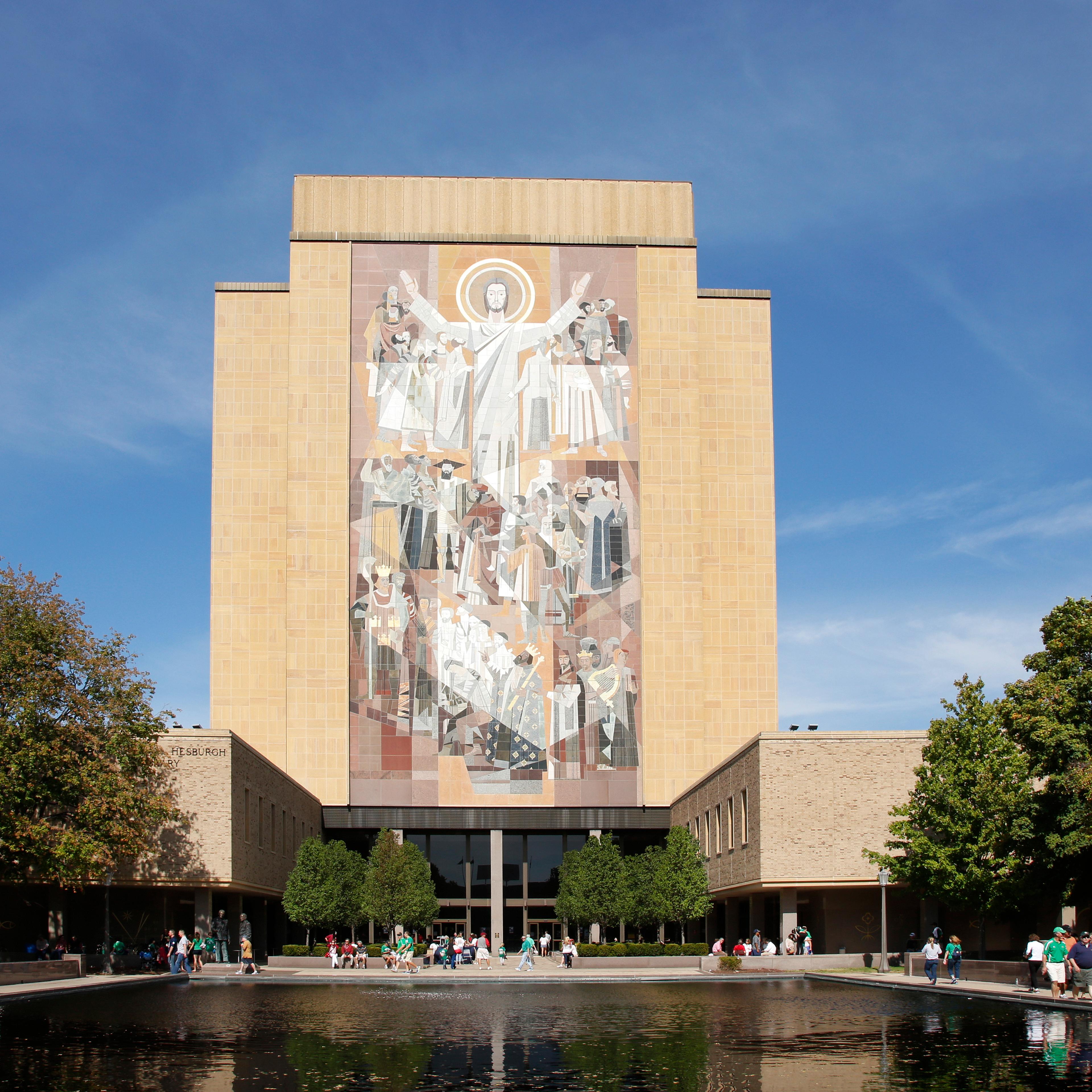 Notre Dame's 'Touchdown Jesus'