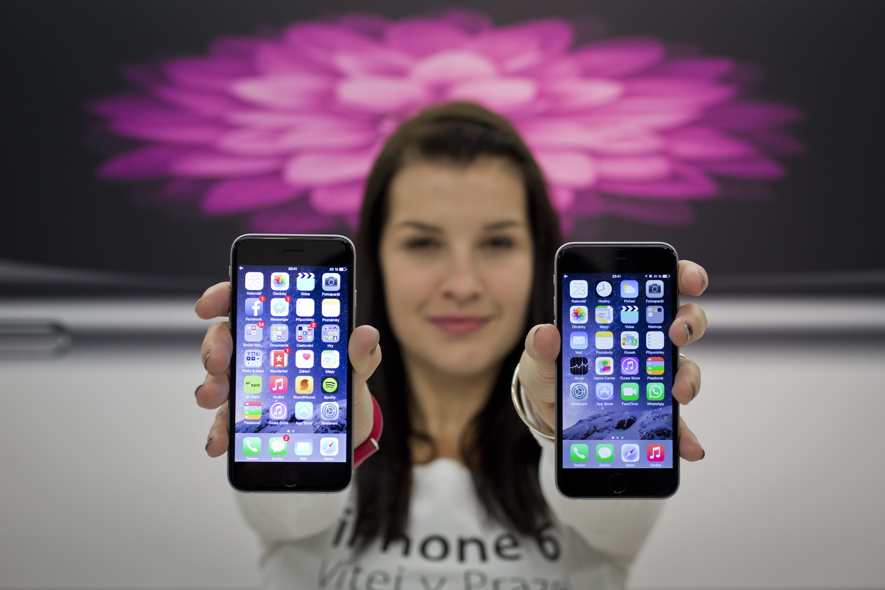 Apple iPhone 6 Debuts in Prague
