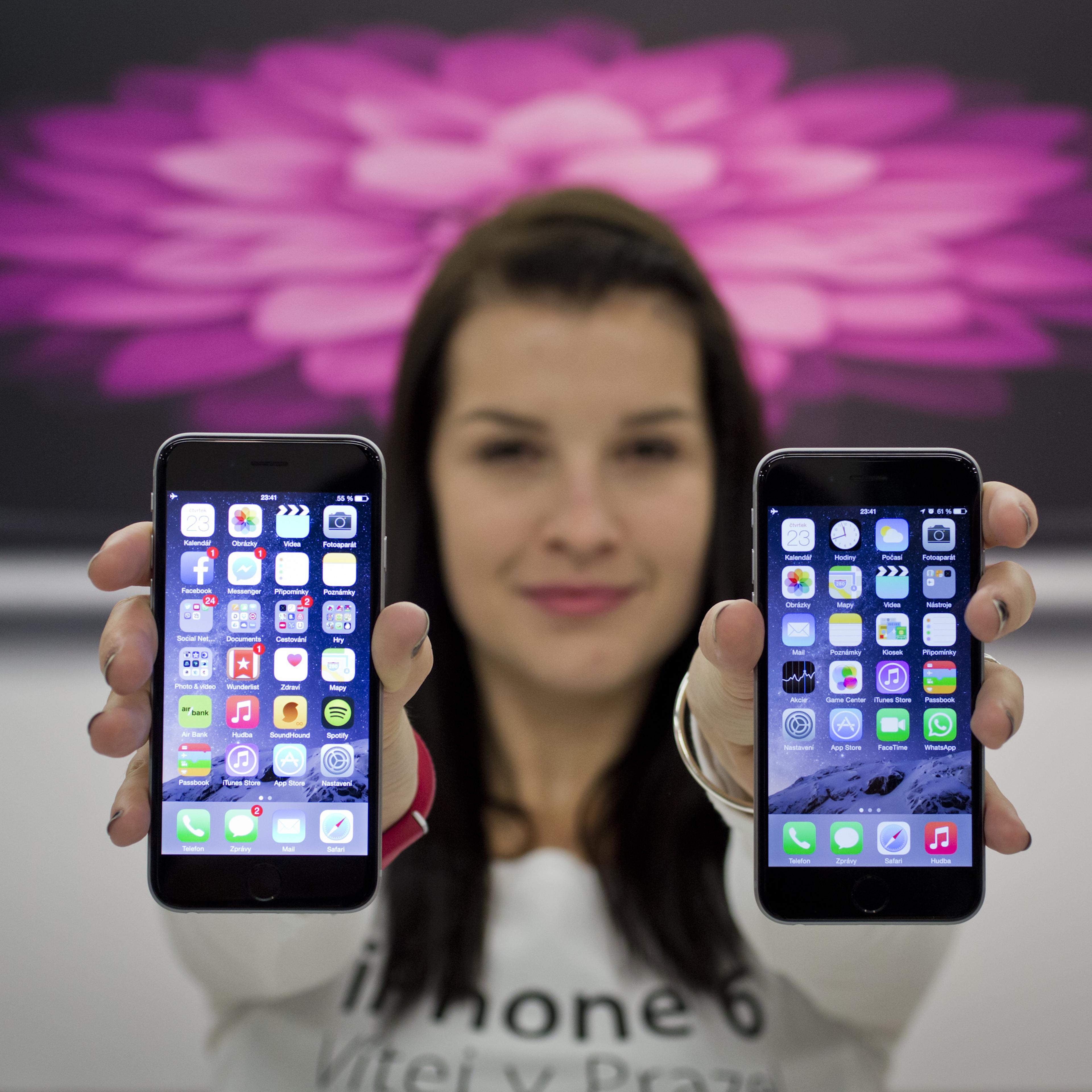 Apple iPhone 6 Debuts in Prague
