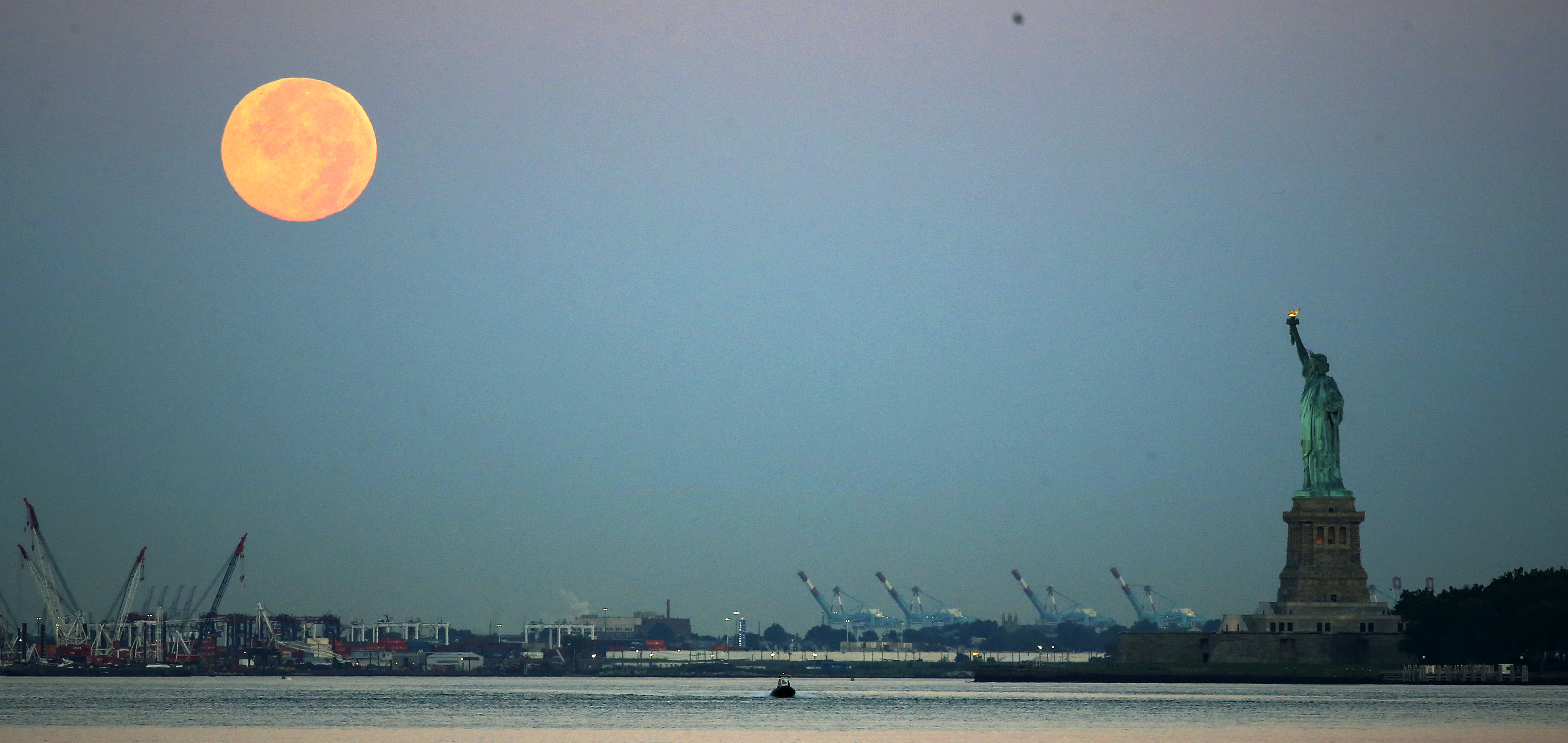 blue moon statue liberty new york