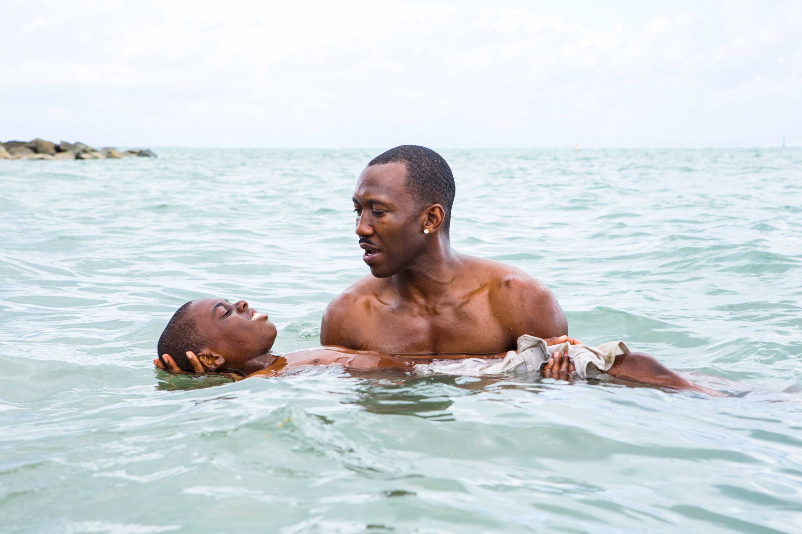 moonlight-a24-alex-hibbert-mahershala-ali