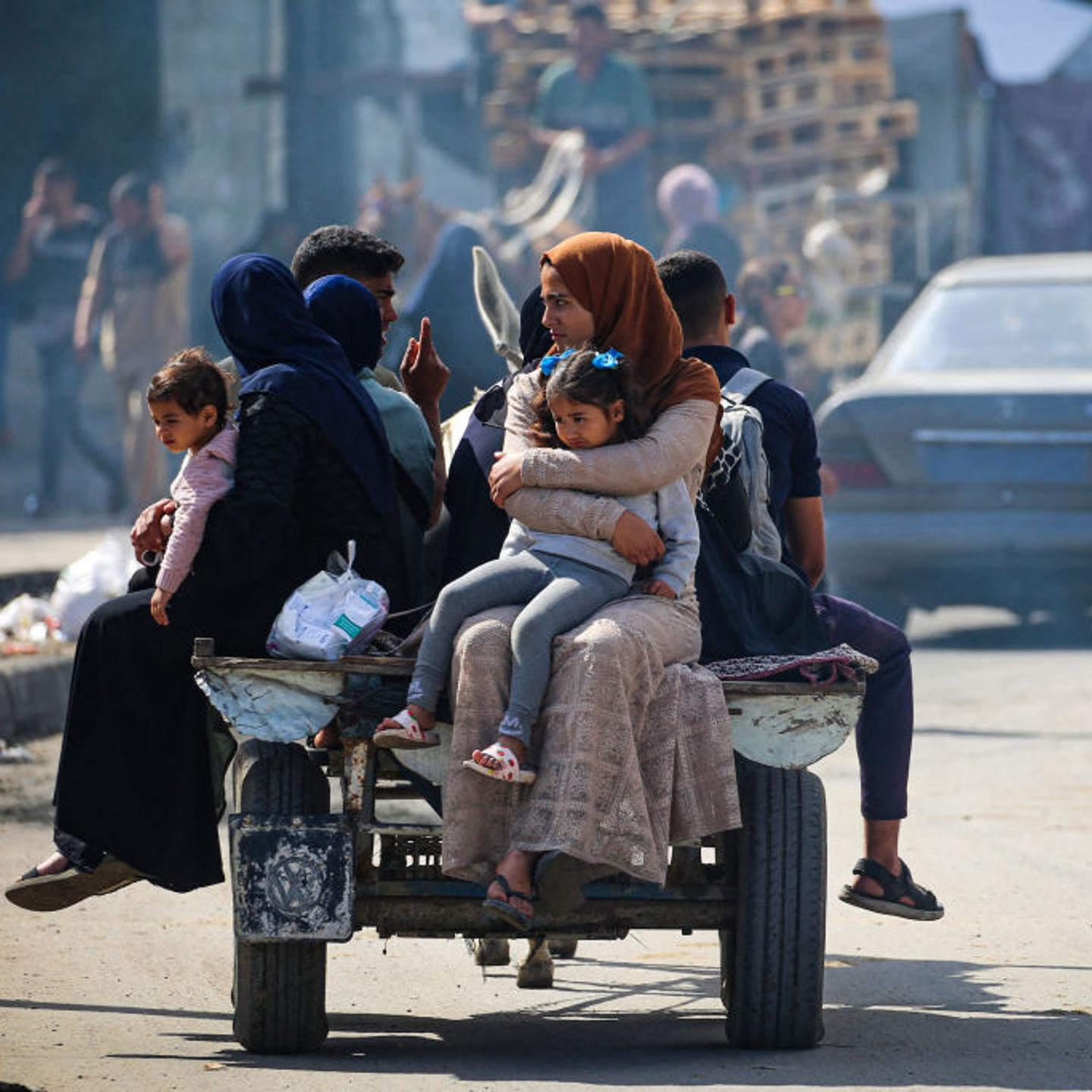 TOPSHOT-PALESTINIAN-ISRAEL-CONFLICT-EVACUATION
