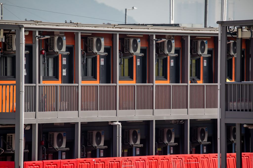 Travelers From U.S., U.K. Sent to Quarantine Camps in Hong Kong