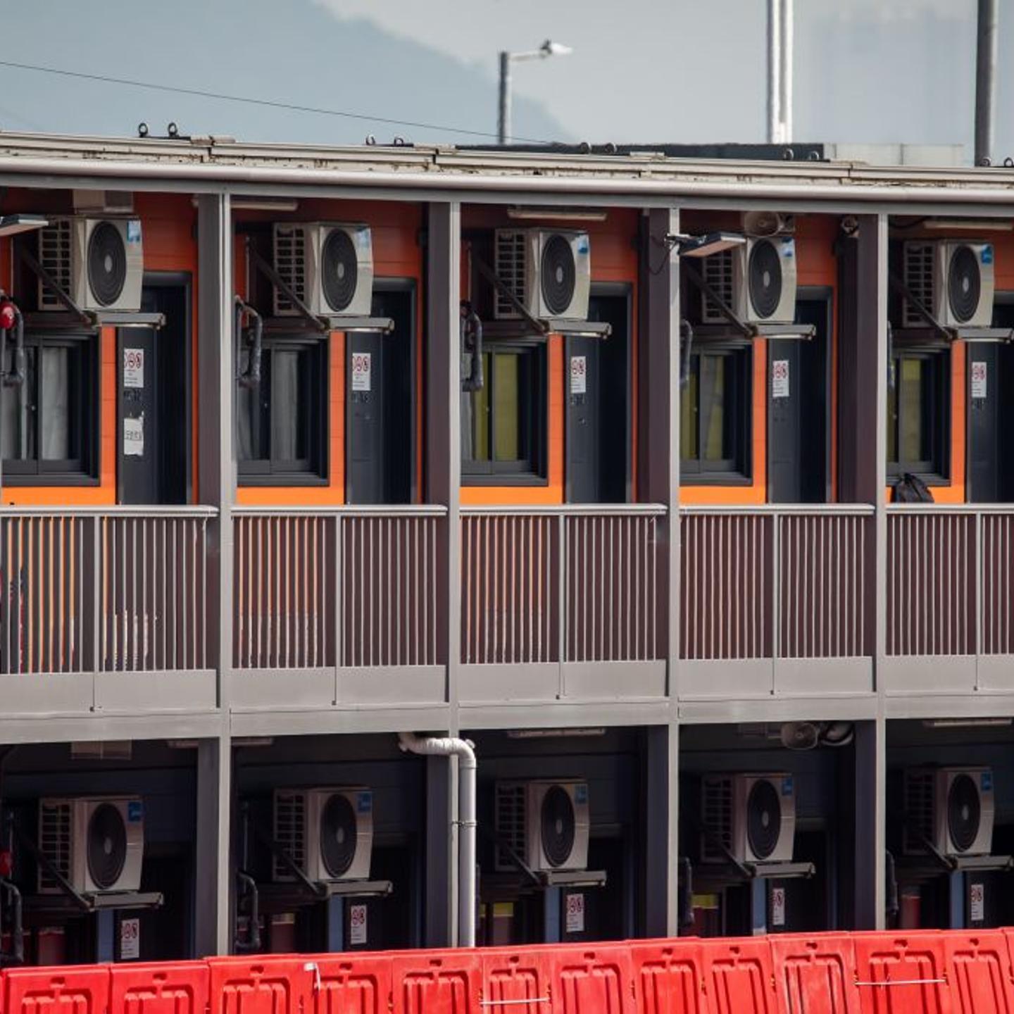 Travelers From U.S., U.K. Sent to Quarantine Camps in Hong Kong