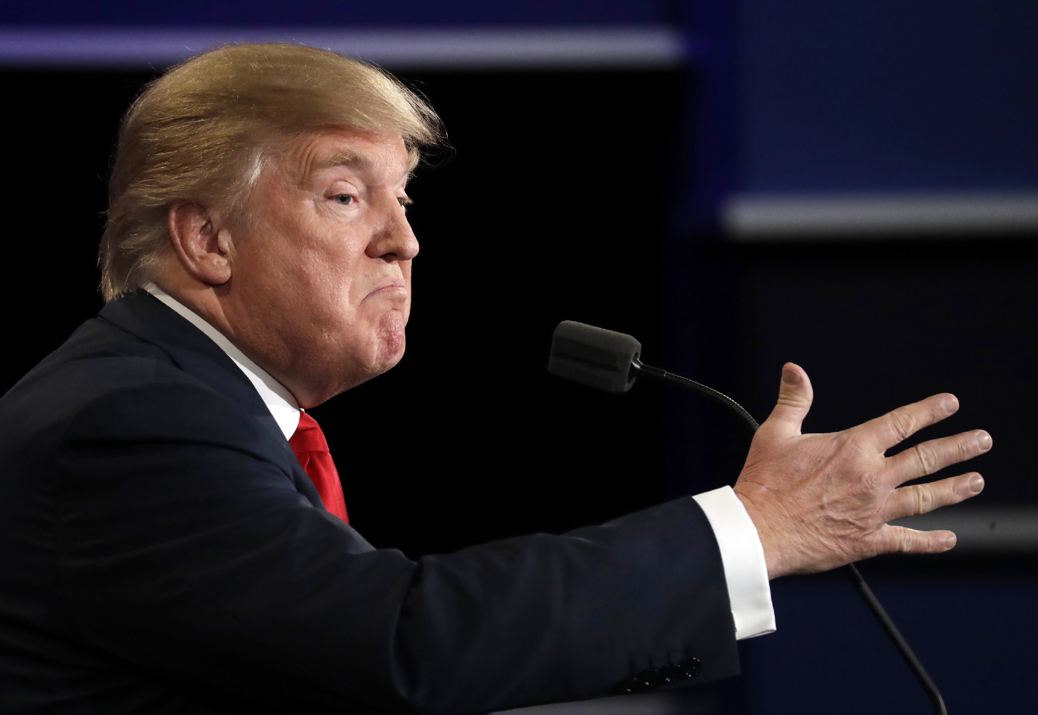 161019_Debate_DemeaningRhetoric
