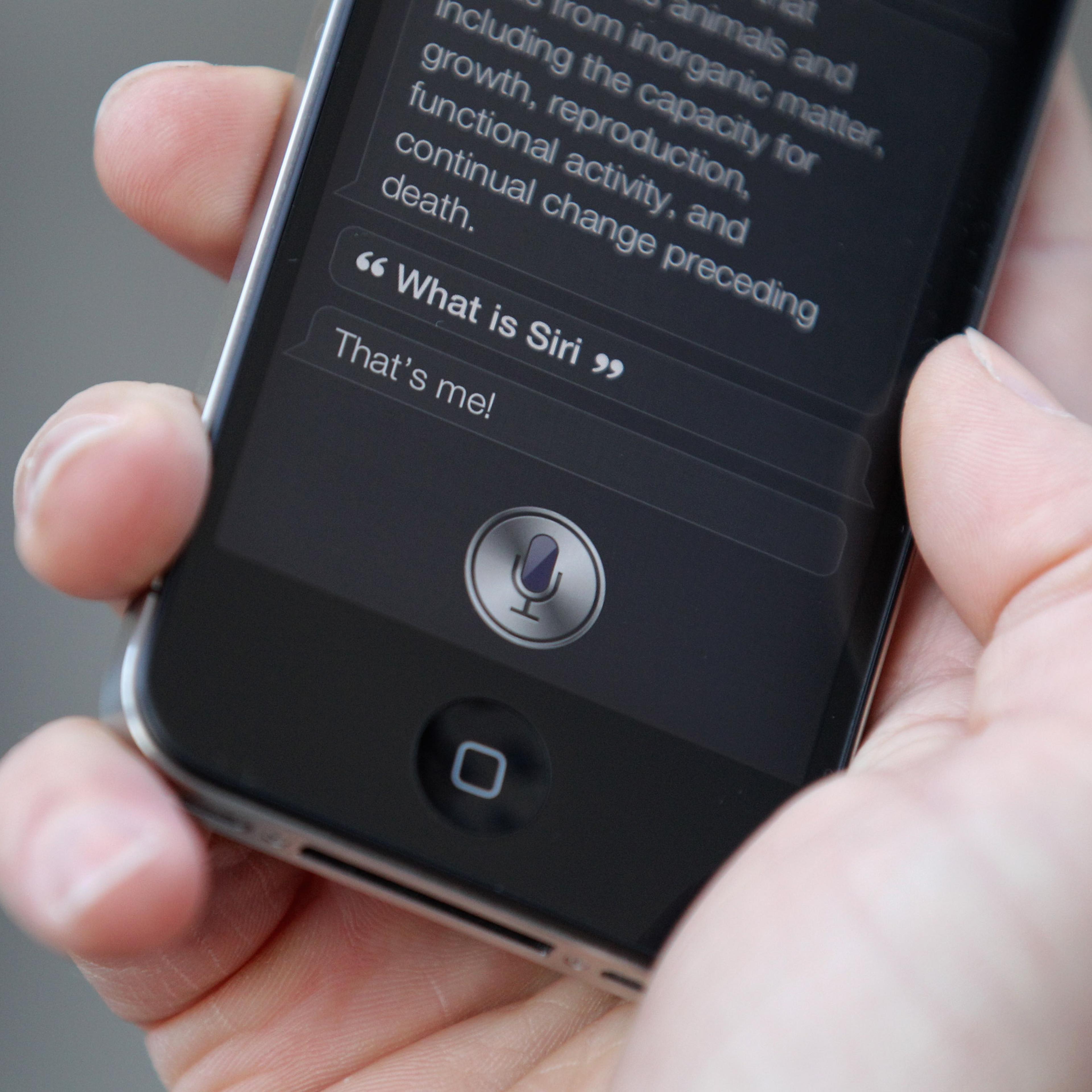 The Apple iPhone 4s Is Released Worldwide