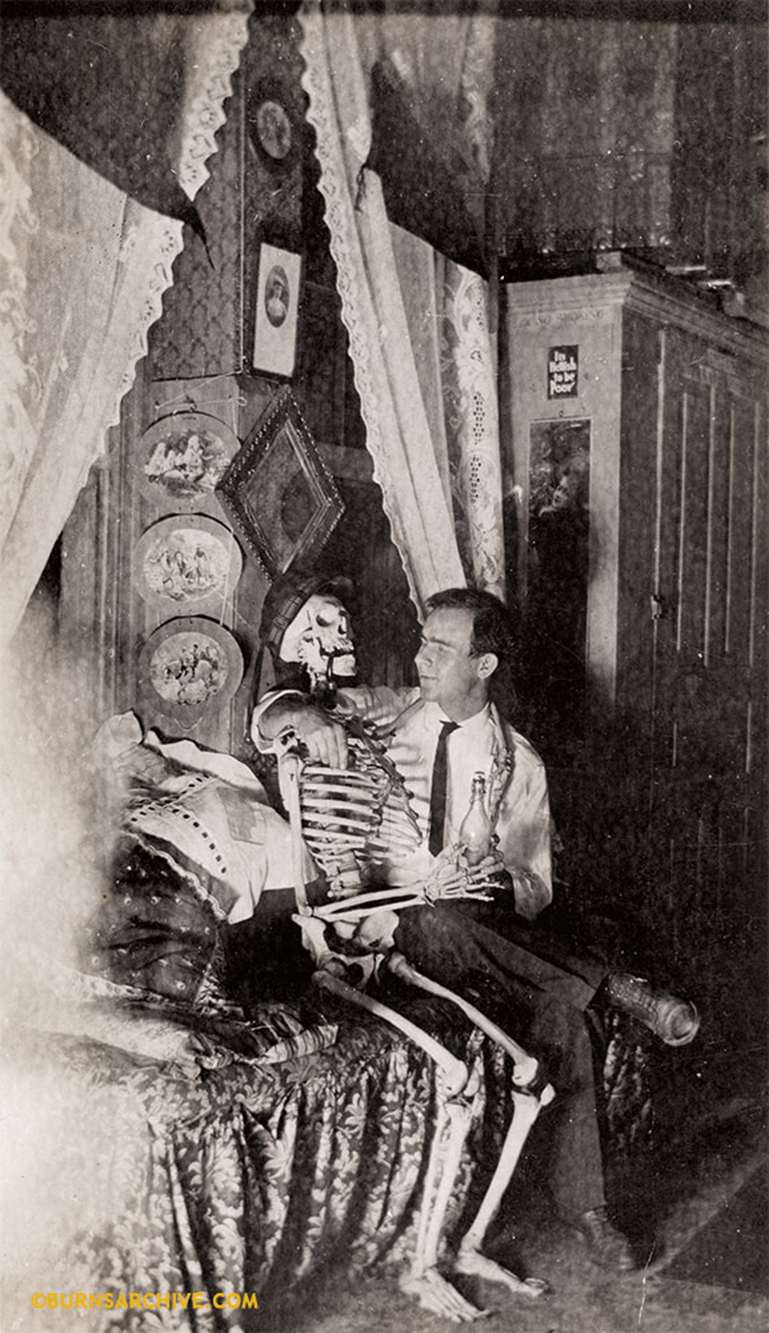 “Dear Mary, What do You Think of My Chum? Postcard mailed to Mary Miller, Mifflinburg, PA, 1908 