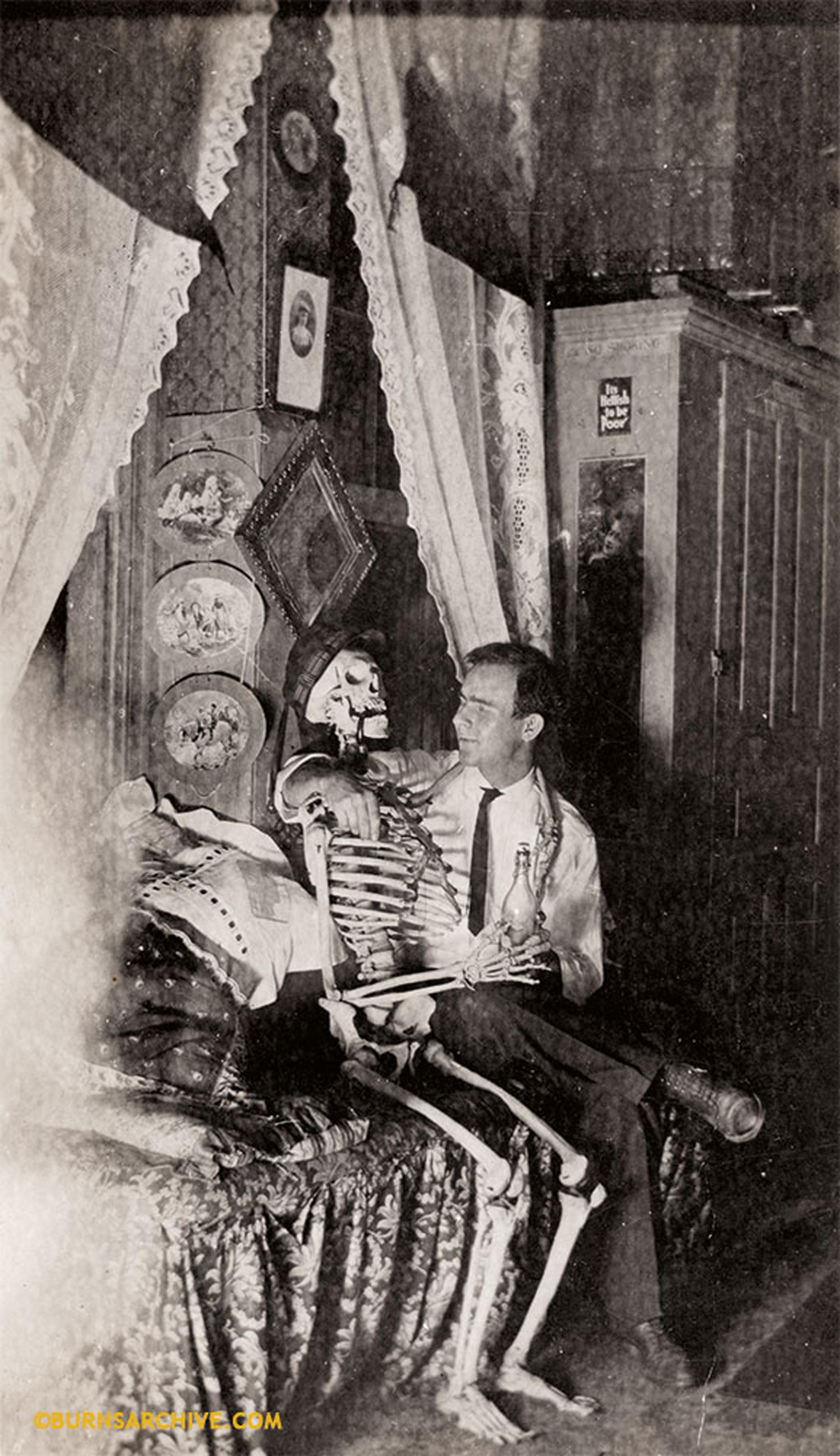“Dear Mary, What do You Think of My Chum? Postcard mailed to Mary Miller, Mifflinburg, PA, 1908