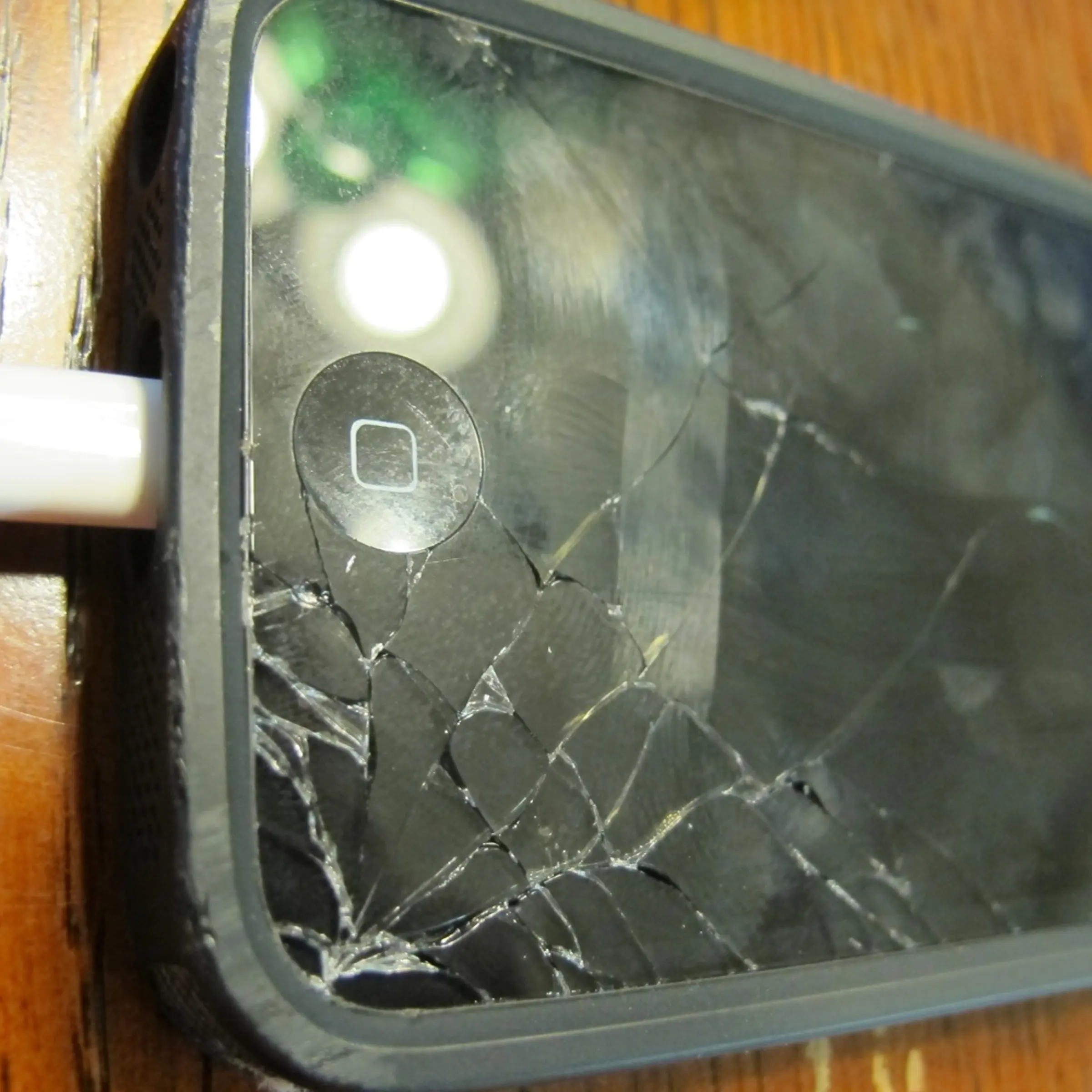 Apple may be on its way towards a scratch-proof screen for their iPhone.