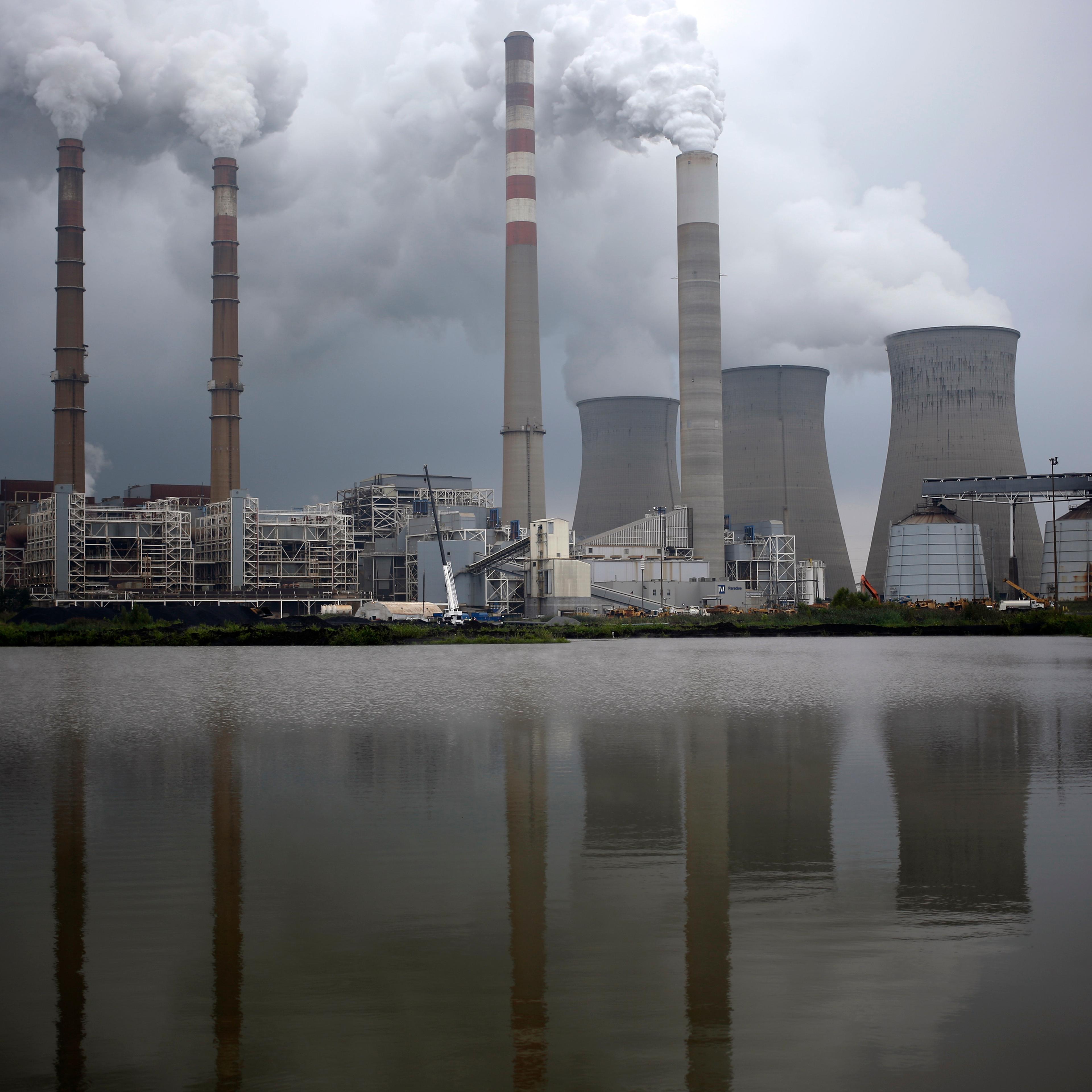Power Production At Coal Powered TVA Fossil Fuel Plant