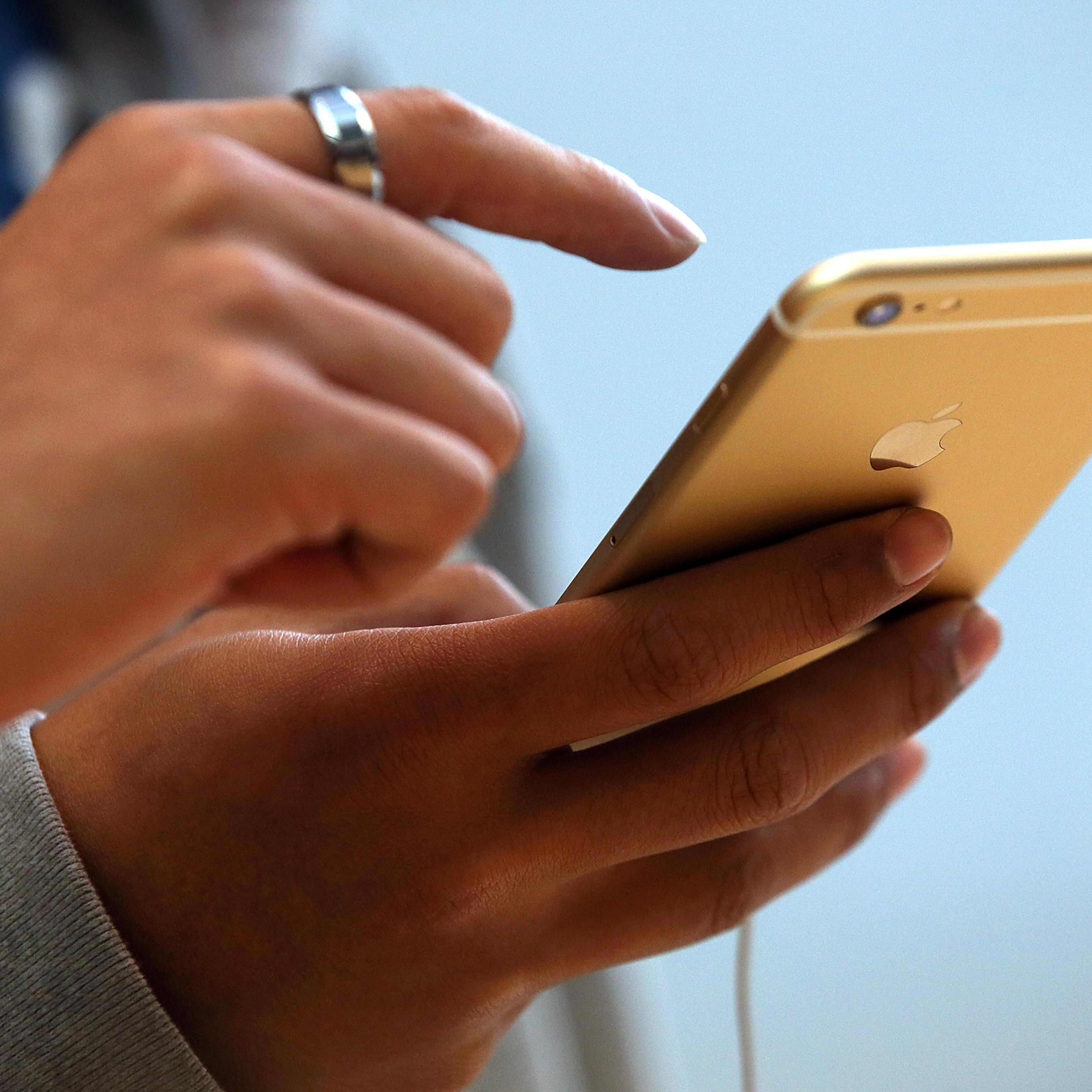 Apple's iPhone 6 and 6 Plus Go On Sale
