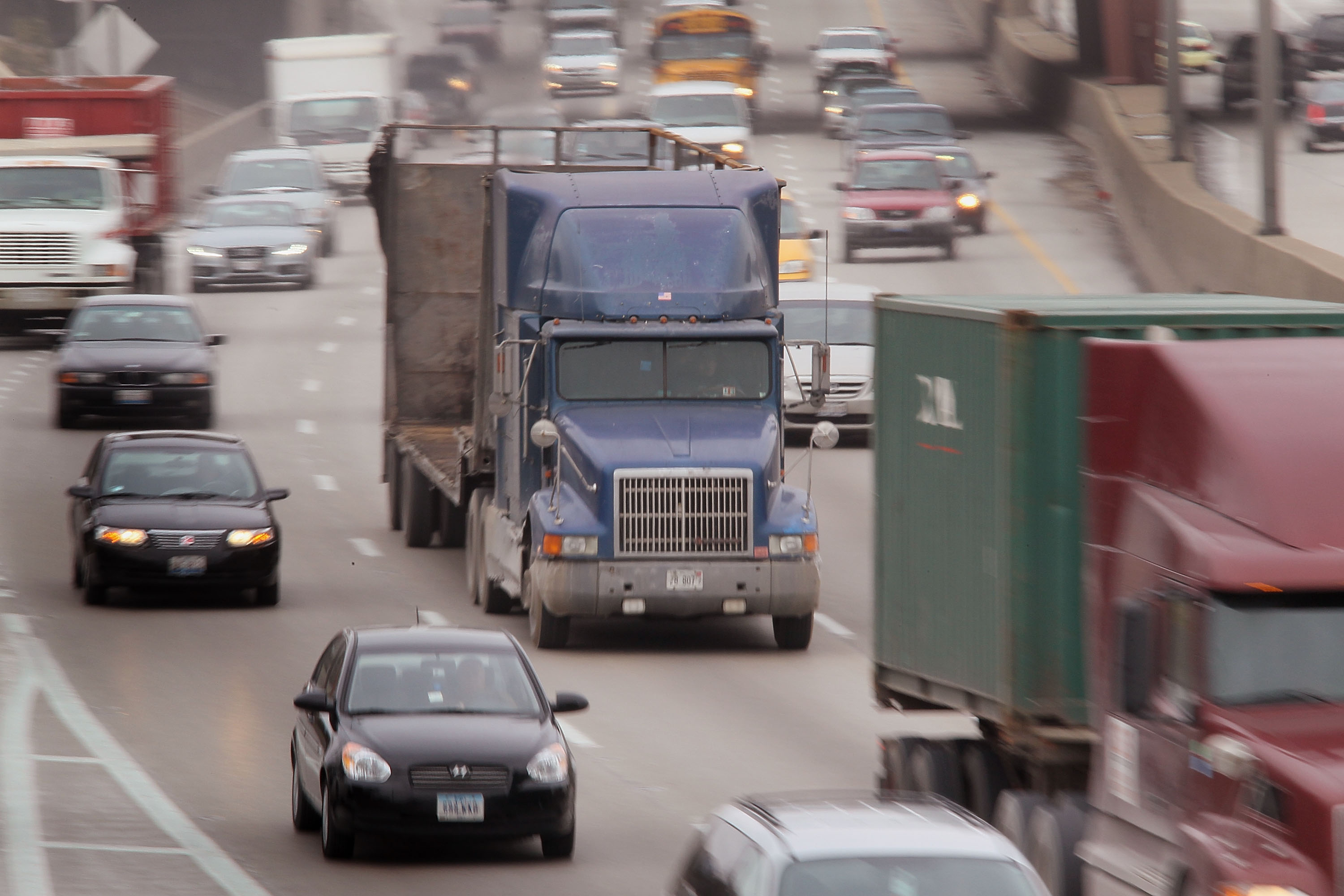 Trans. Secretary Bans Texting For Truckers And Other Commercial Drivers