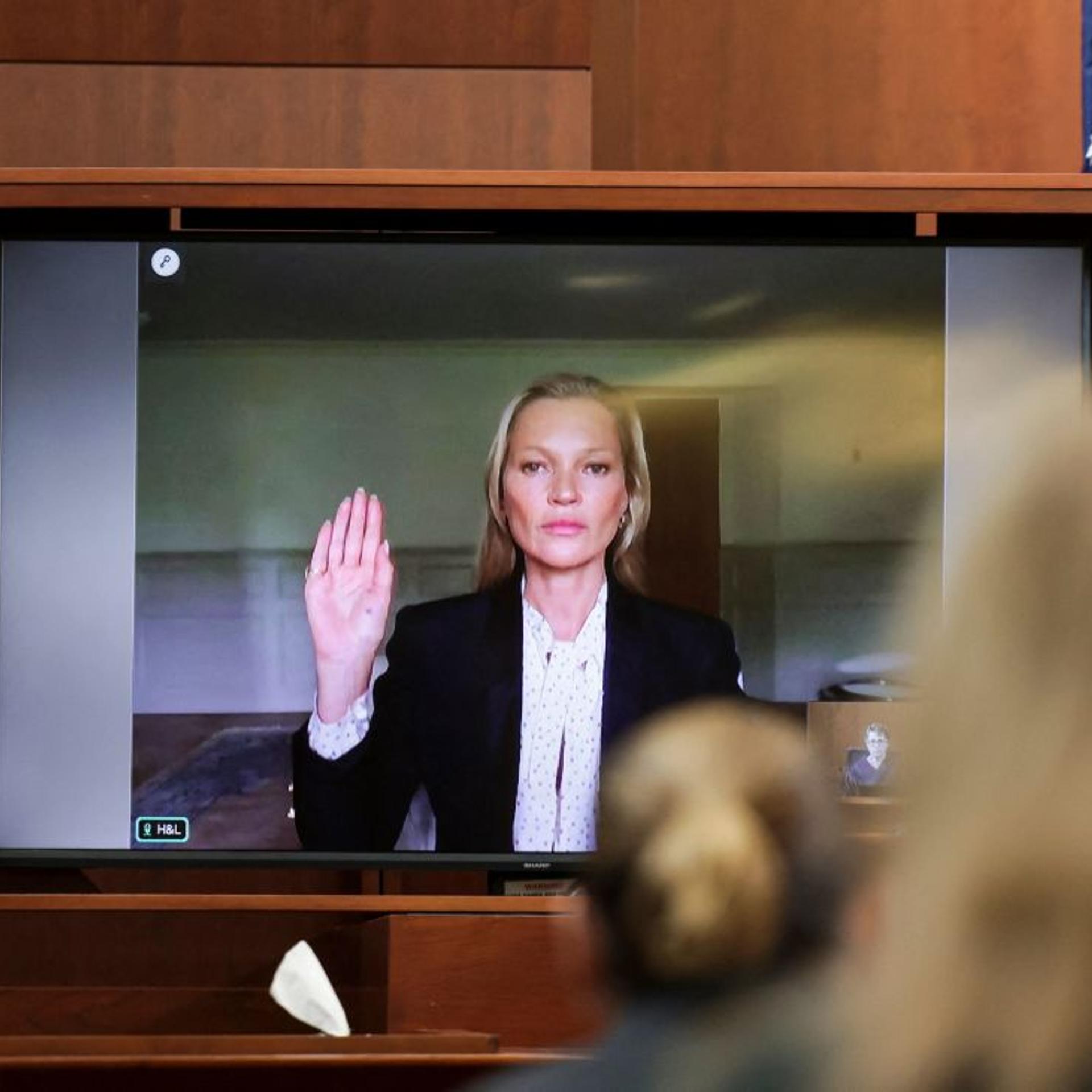 TOPSHOT-US-COURT-DEPP-HEARD