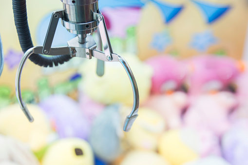 Claw machine game