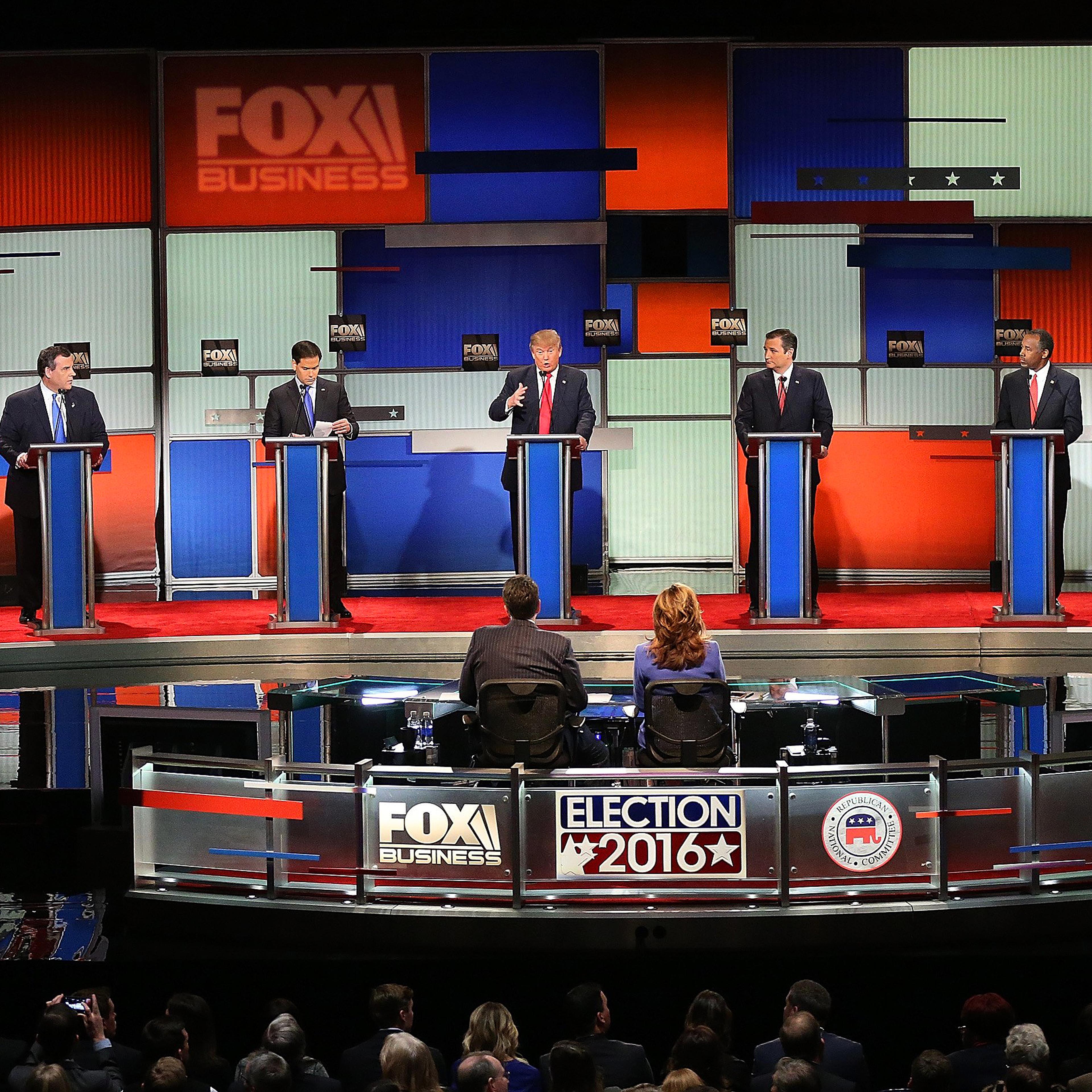 Republican presidential candidates, from left, Ohio Governor John Kasich, New Jersey Governor Chris Christie, Sen. Marco Rubio (R-FL), Donald Trump, Sen. Ted Cruz (R-TX), Ben Carson and Jeb Bush participate in the Republican presidential debate in North