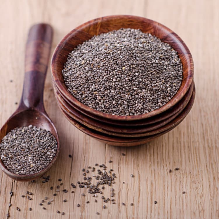 wooden-bowl-chia-seeds