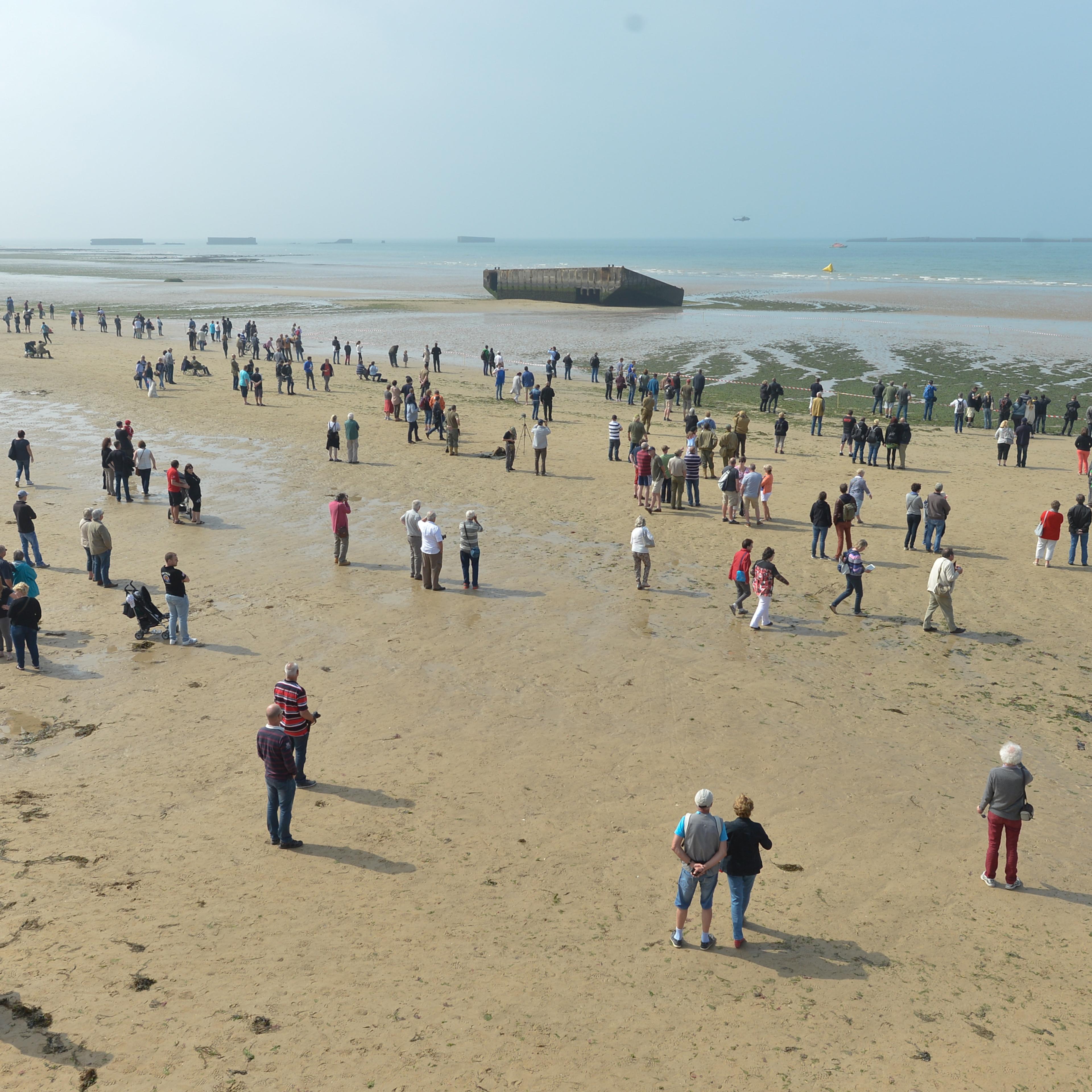 latest-fitness-fad-storming-normandy-beach-on-d-day.