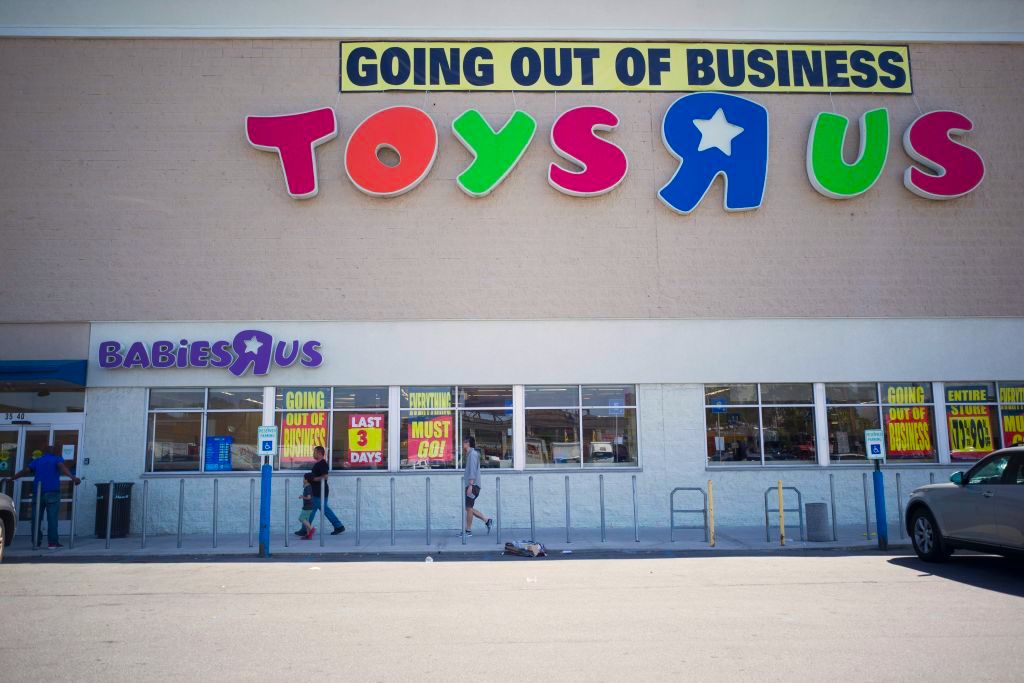 Toys 'R' Us Reopening Stores