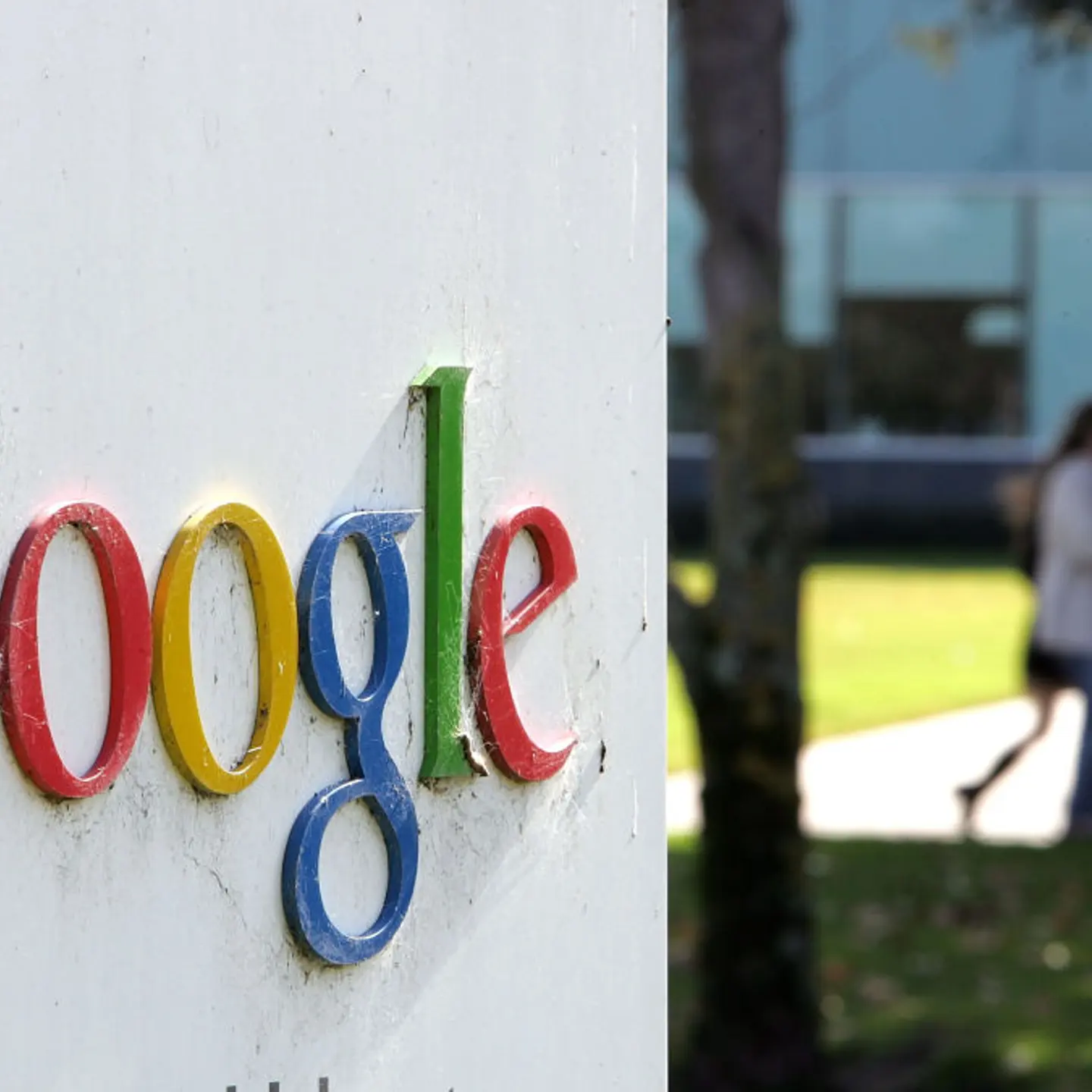 Google Posts Fourth Quarter Profits