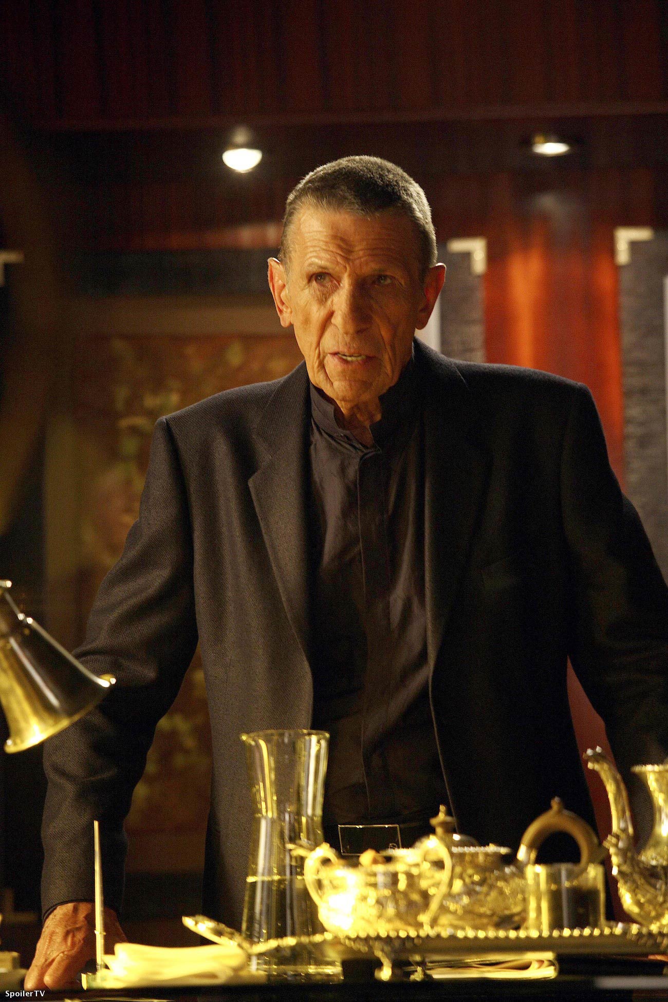 Leonard Nimoy guest stars on Fringe