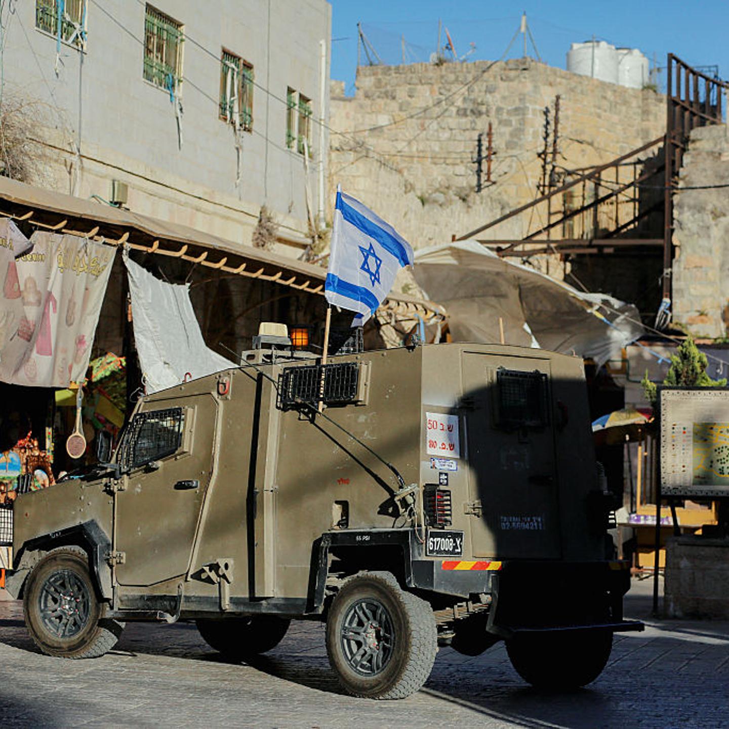 Settlers-Storm-The-Old-City-Of-Hebron