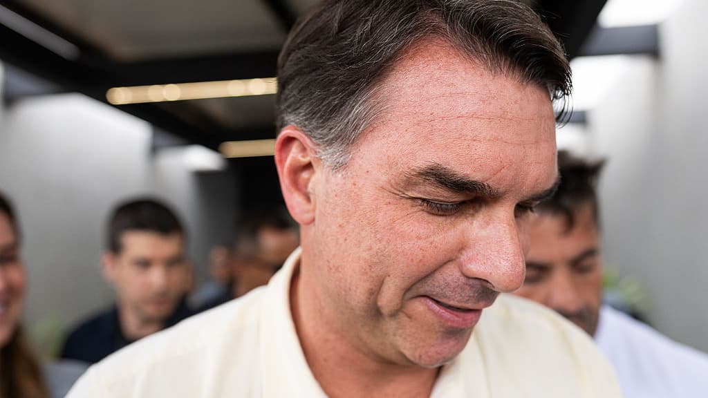 Flavio Bolsonaro Barred From Travel Amid Money Laundering Investigation