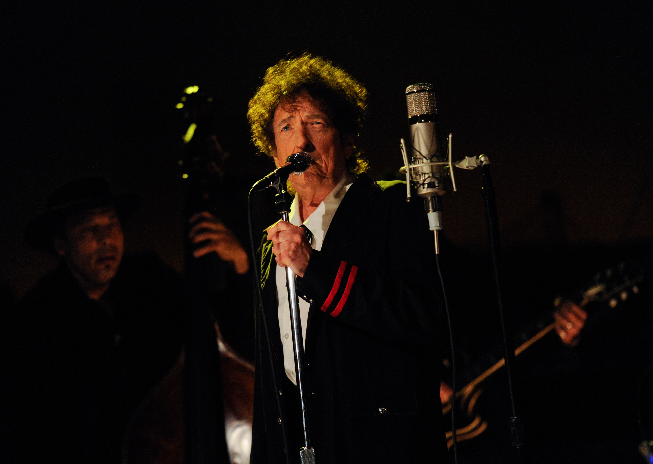 NEW YORK - MAY 19: Musical guest Bob Dylan performs on the Late Show with David Letterman, Tuesday May 19, 2015 on the CBS Television Network. (Photo by Jeffrey R. Staab/CBS via Getty Images)