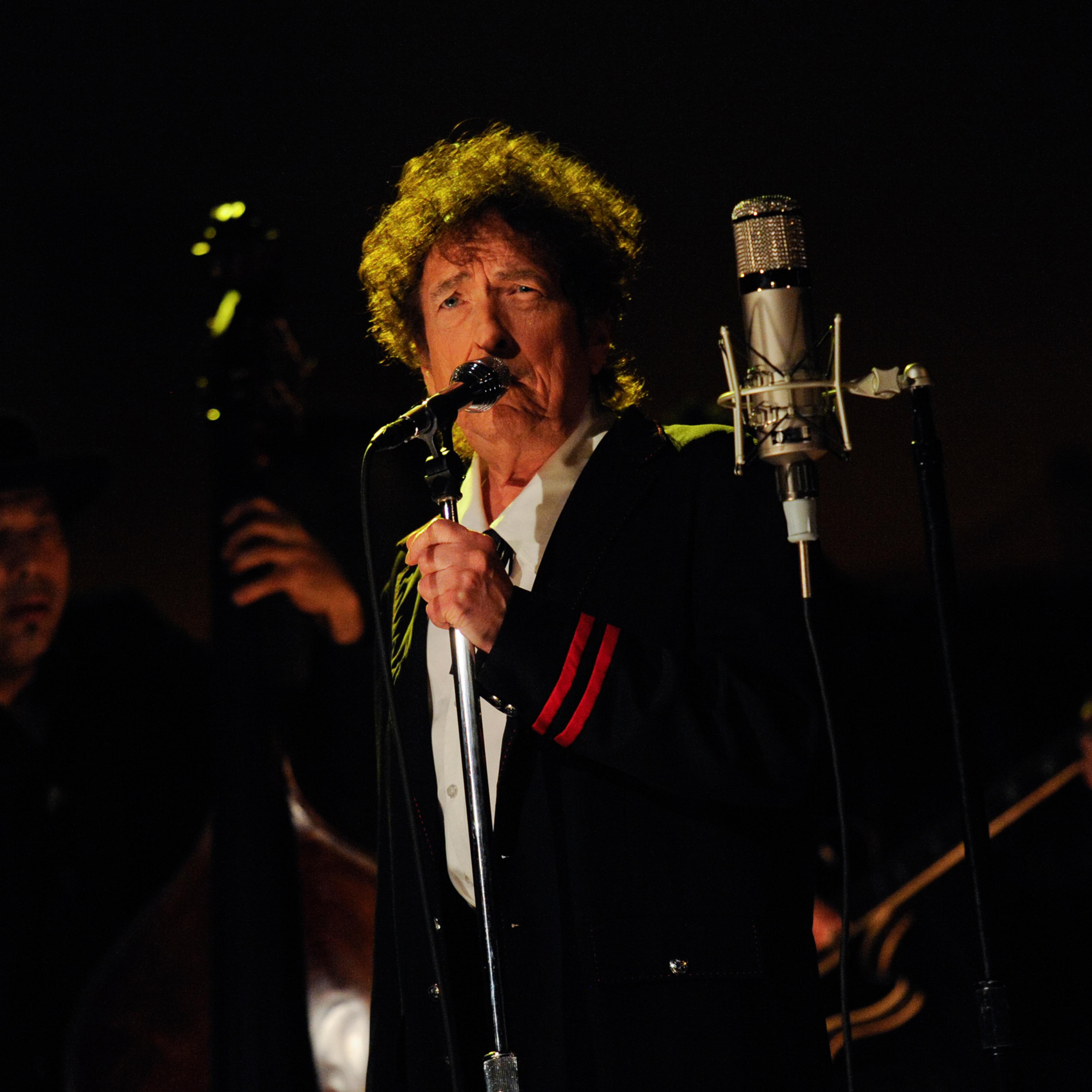 NEW YORK - MAY 19: Musical guest Bob Dylan performs on the Late Show with David Letterman, Tuesday May 19, 2015 on the CBS Television Network. (Photo by Jeffrey R. Staab/CBS via Getty Images)