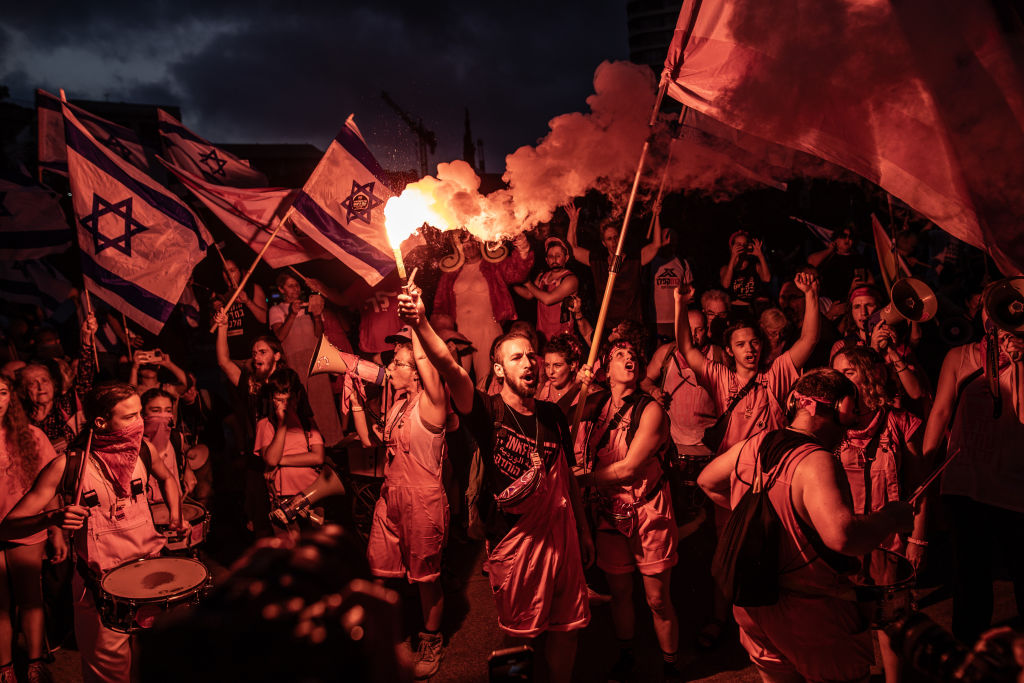 Protests against Netanyahu's judicial reform continue in the 32nd week