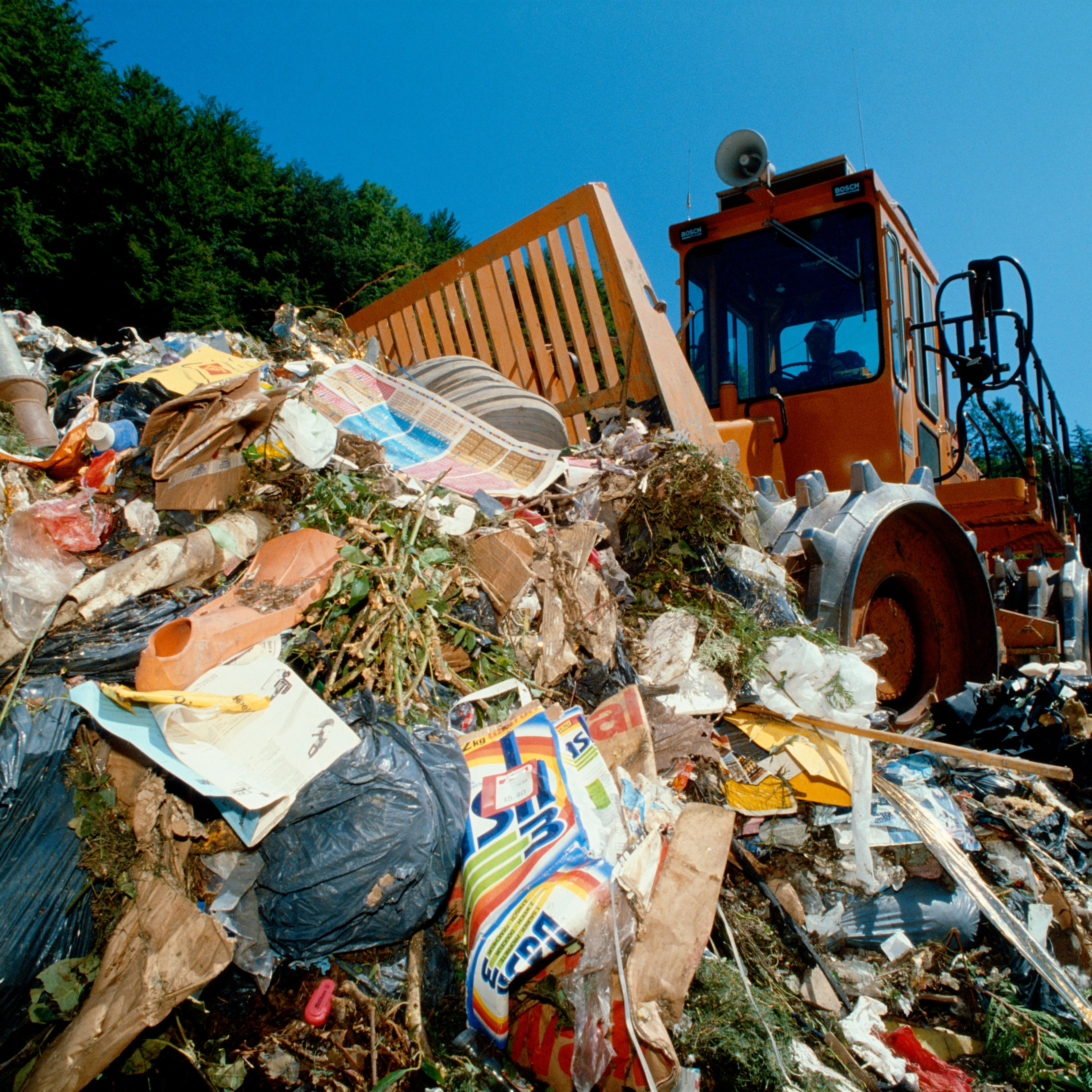 trash landfill