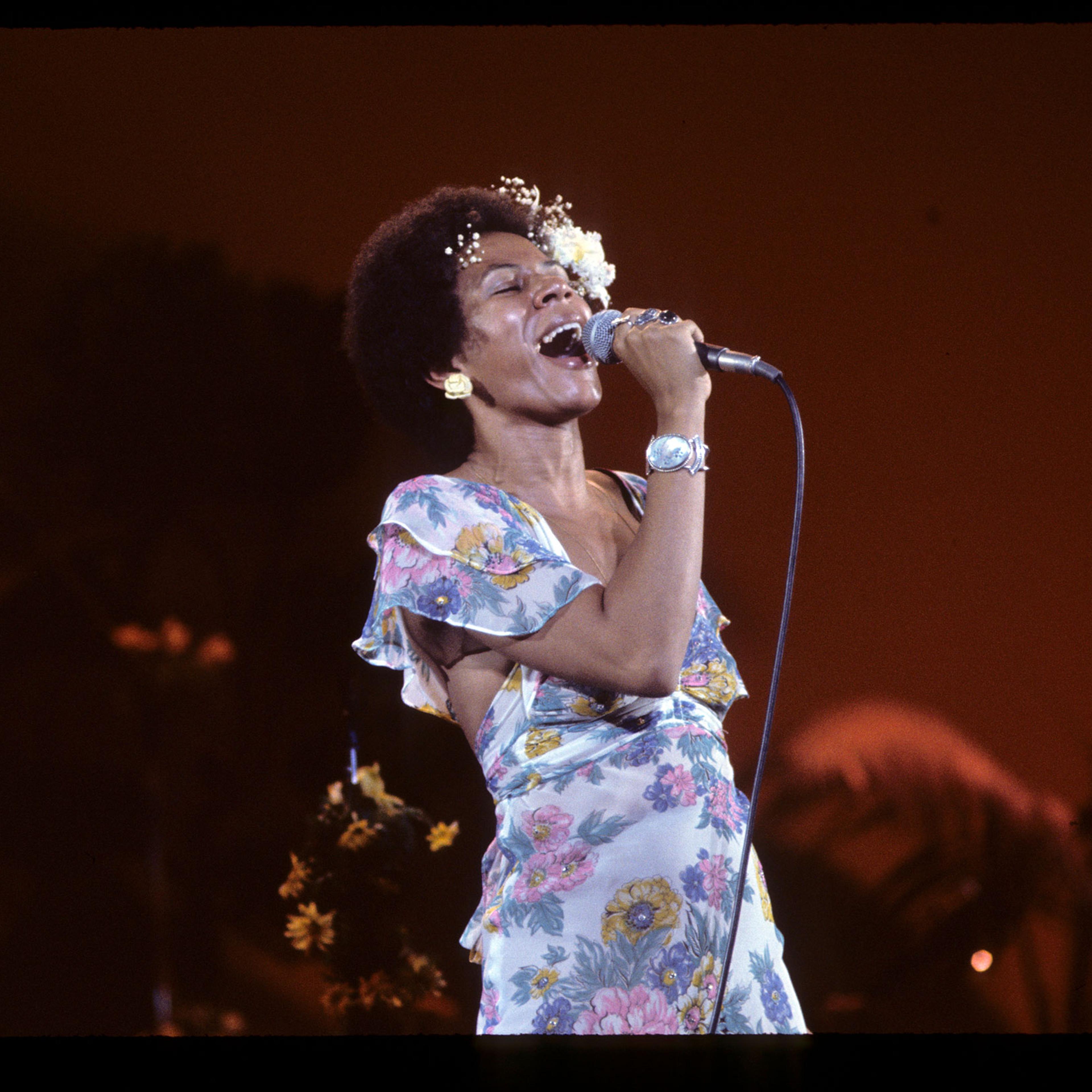 Minnie Riperton performs, 1974.