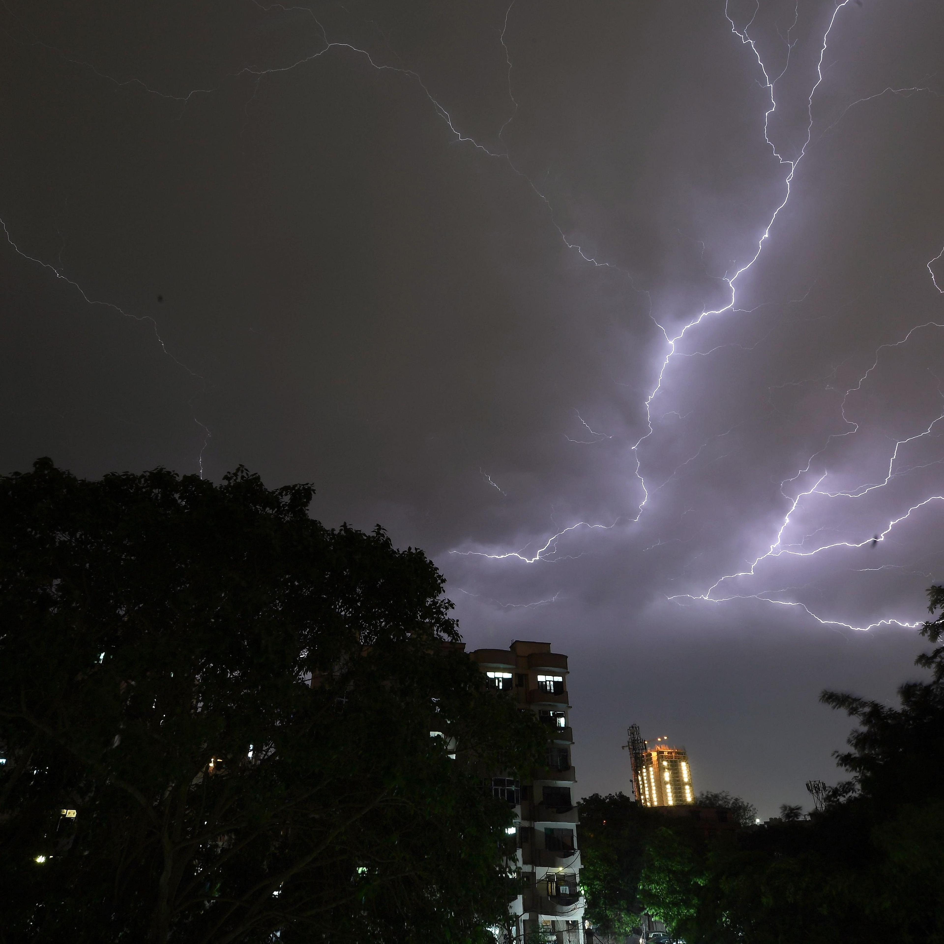 TOPSHOT-INDIA-ACCIDENT-STORM
