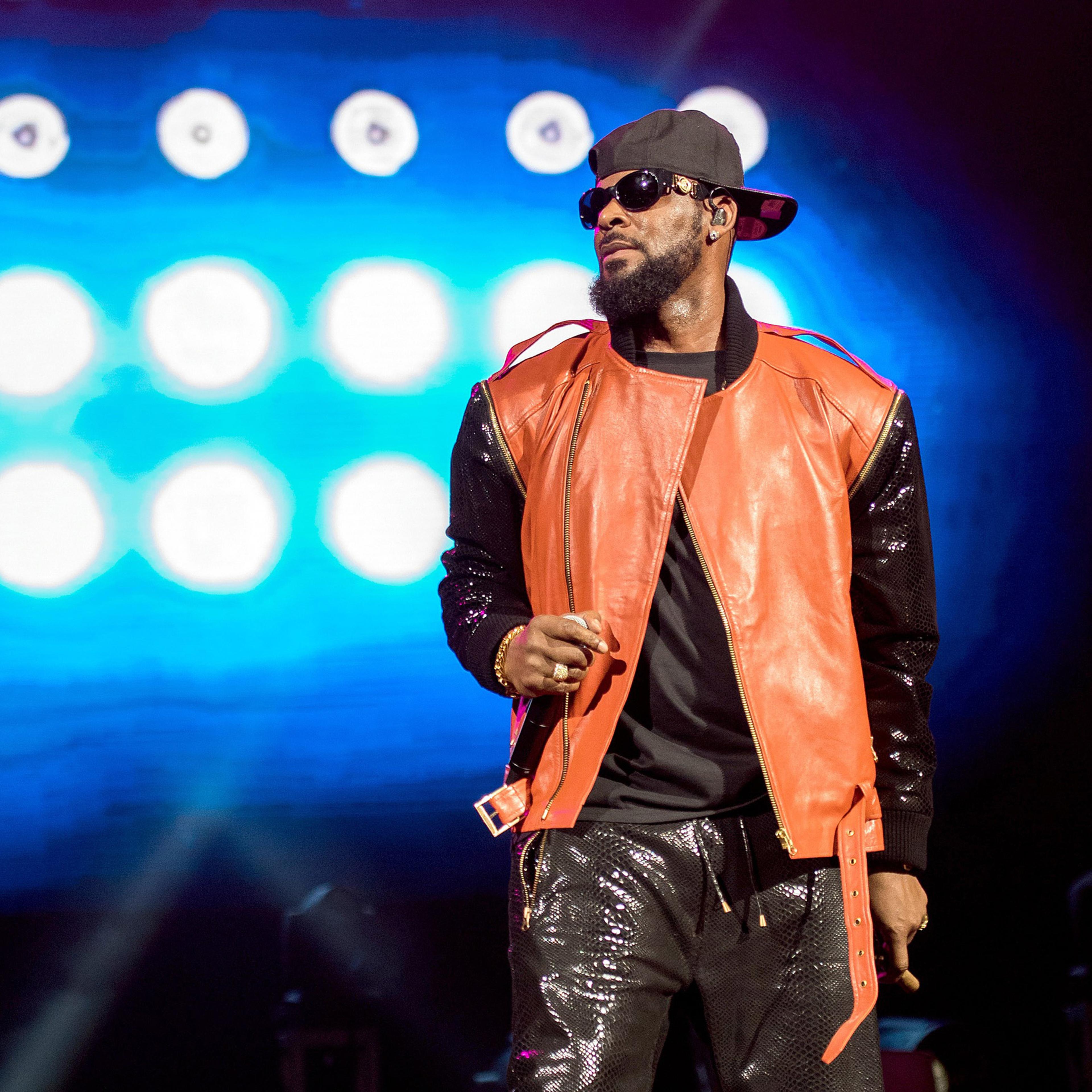 NEW YORK, NY - SEPTEMBER 25: R. Kelly performs in concert at Barclays Center on September 25, 2015 in the Brooklyn borough of New York City. (Photo by Mike Pont/Getty Images)