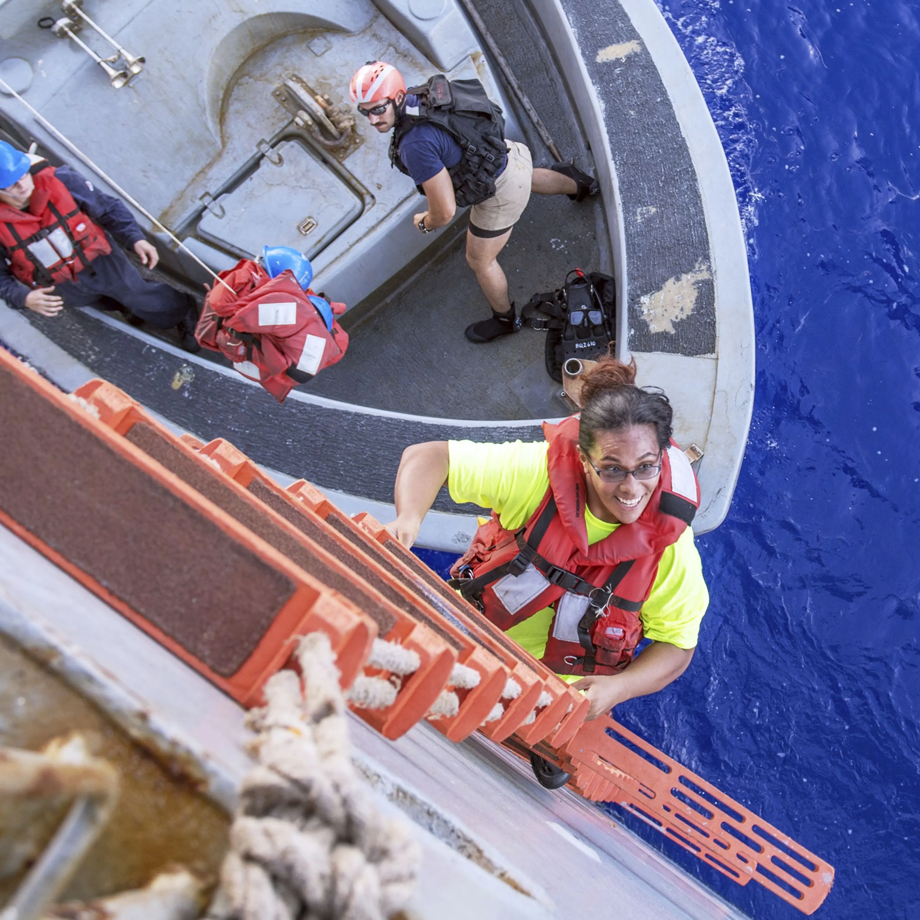 Hawaii Mariners Rescued - 25 Oct 2017