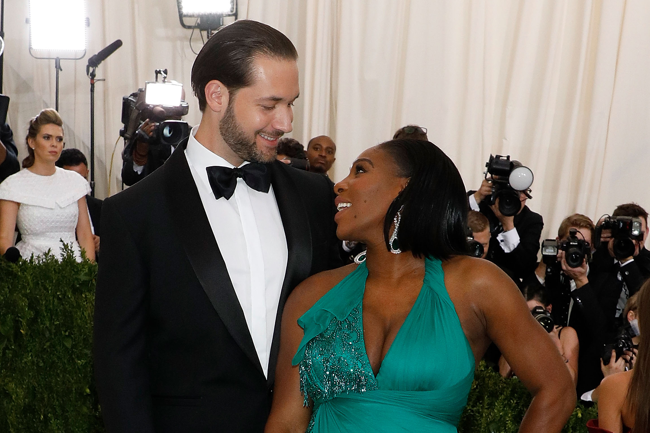 170706-richer-wives-serena-williams-alexis-ohanian