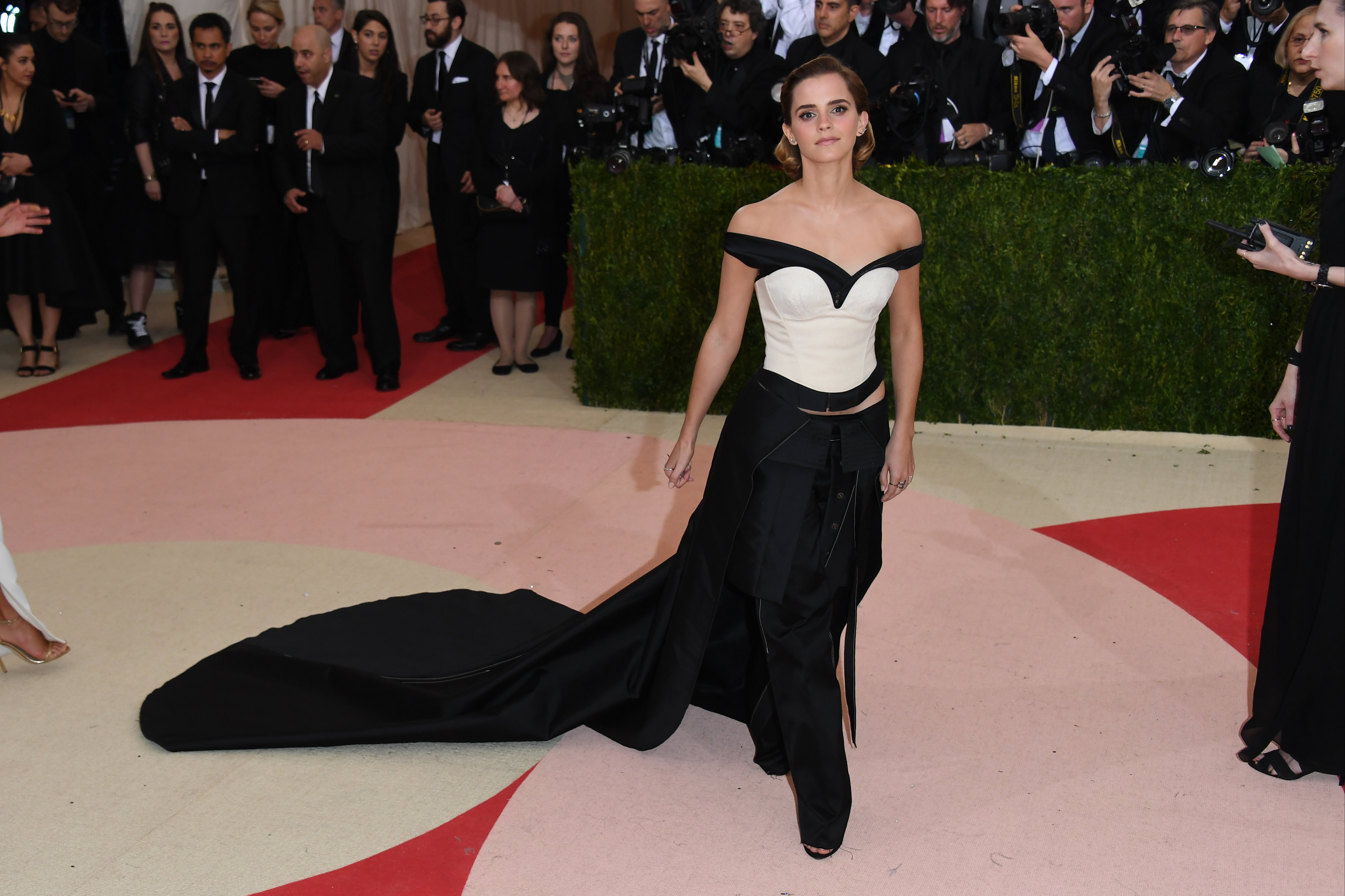Met Gala 2016: High-Tech Fashion