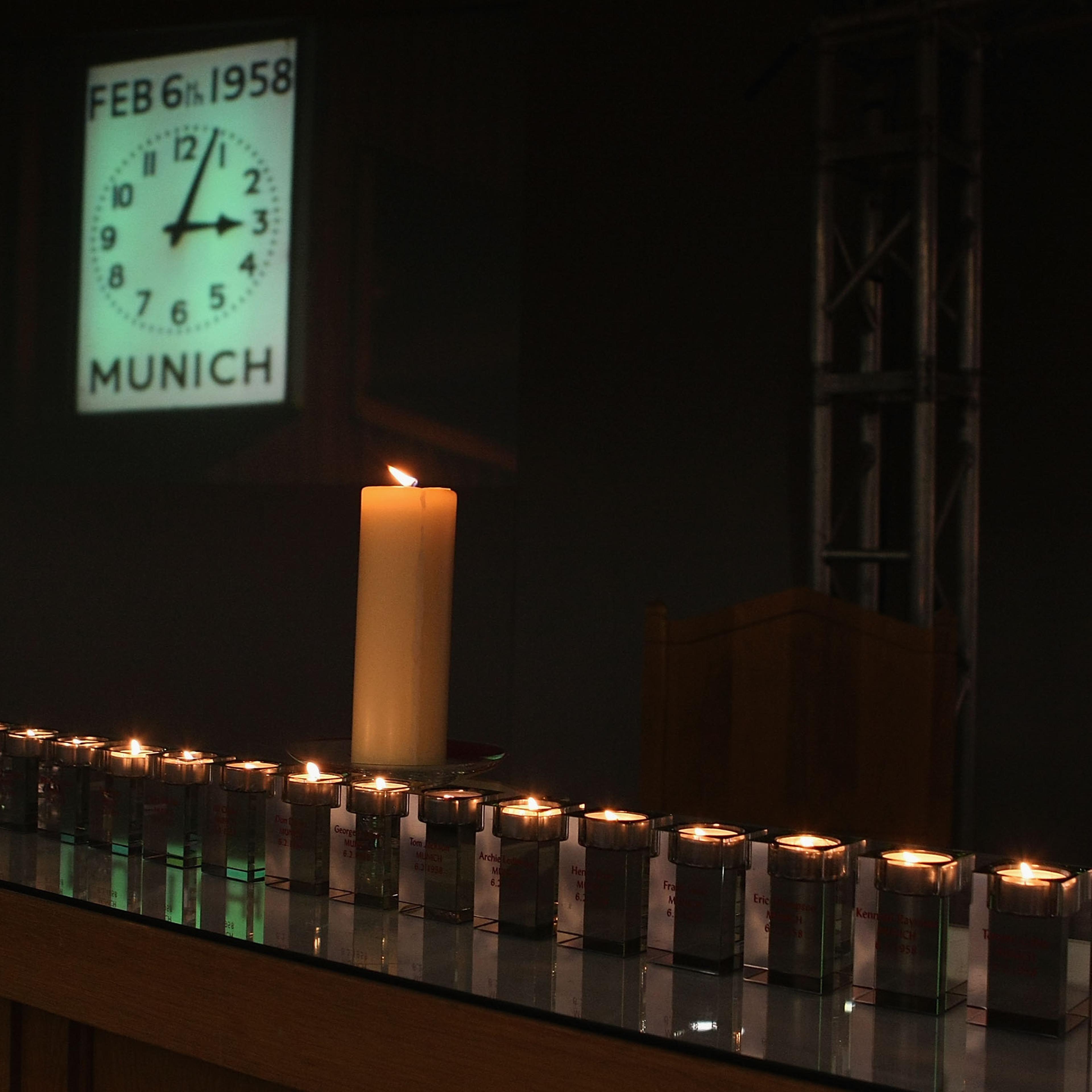 Manchester United mark 50th anniversary of Munich Air Disaster