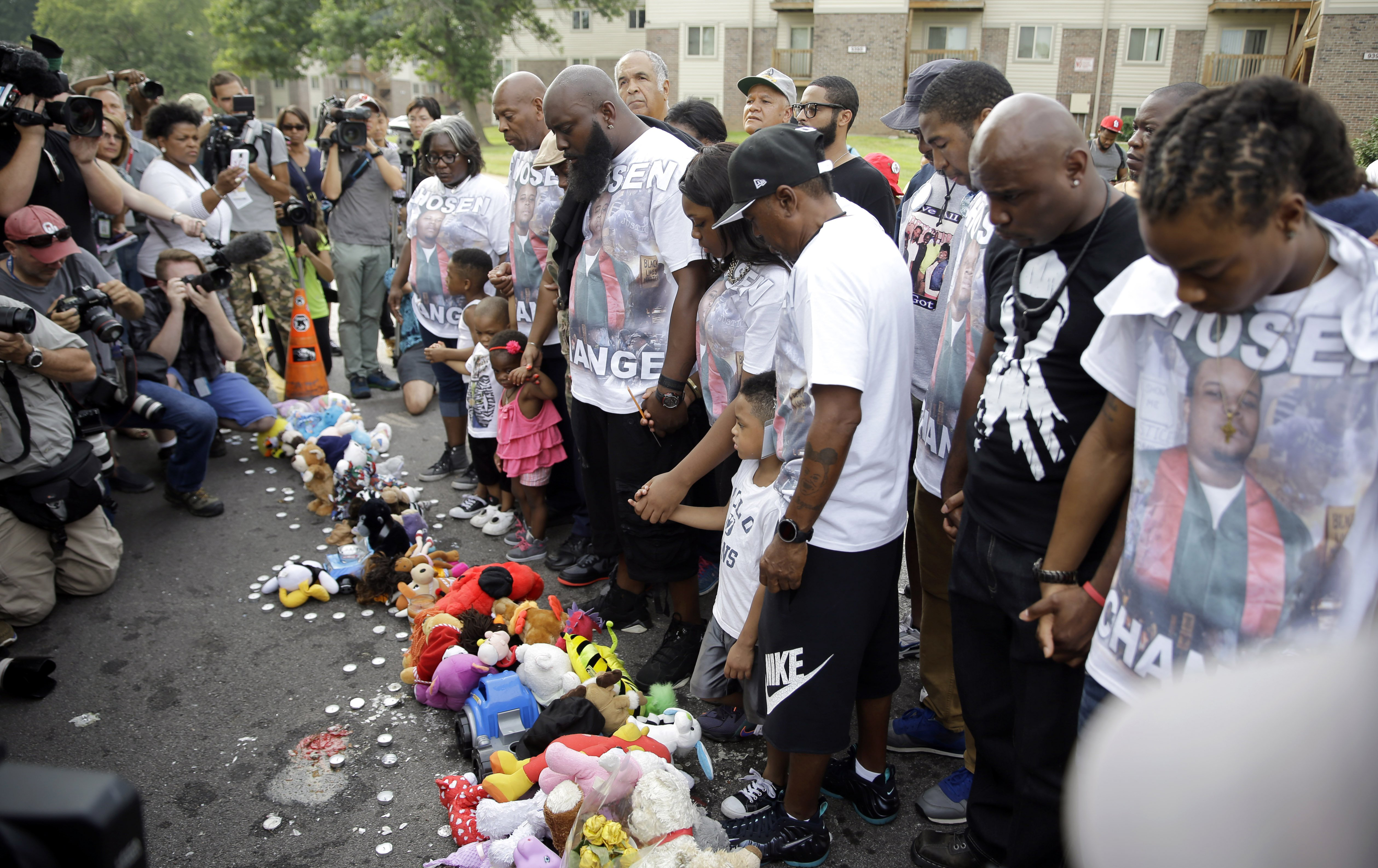 Michael Brown ferguson anniversary memorial