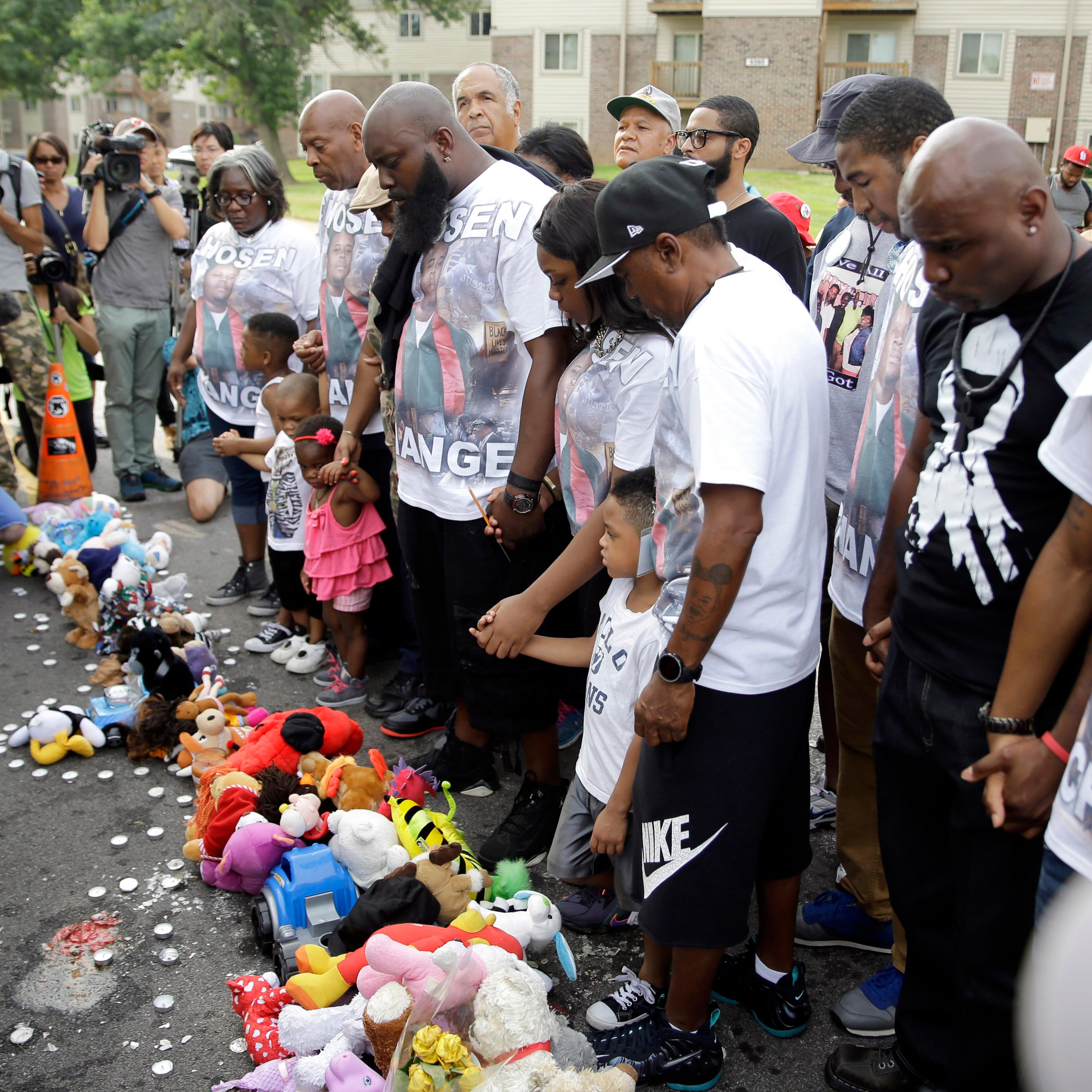 Michael Brown ferguson anniversary memorial