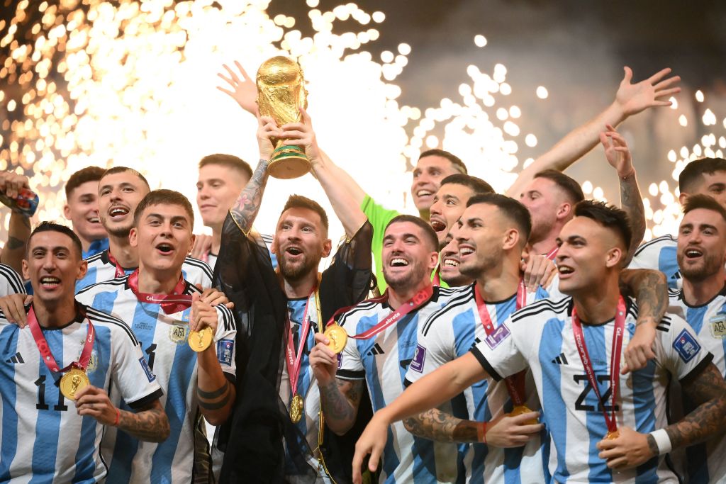 FBL-WC-2022-MATCH64-ARG-FRA-TROPHY
