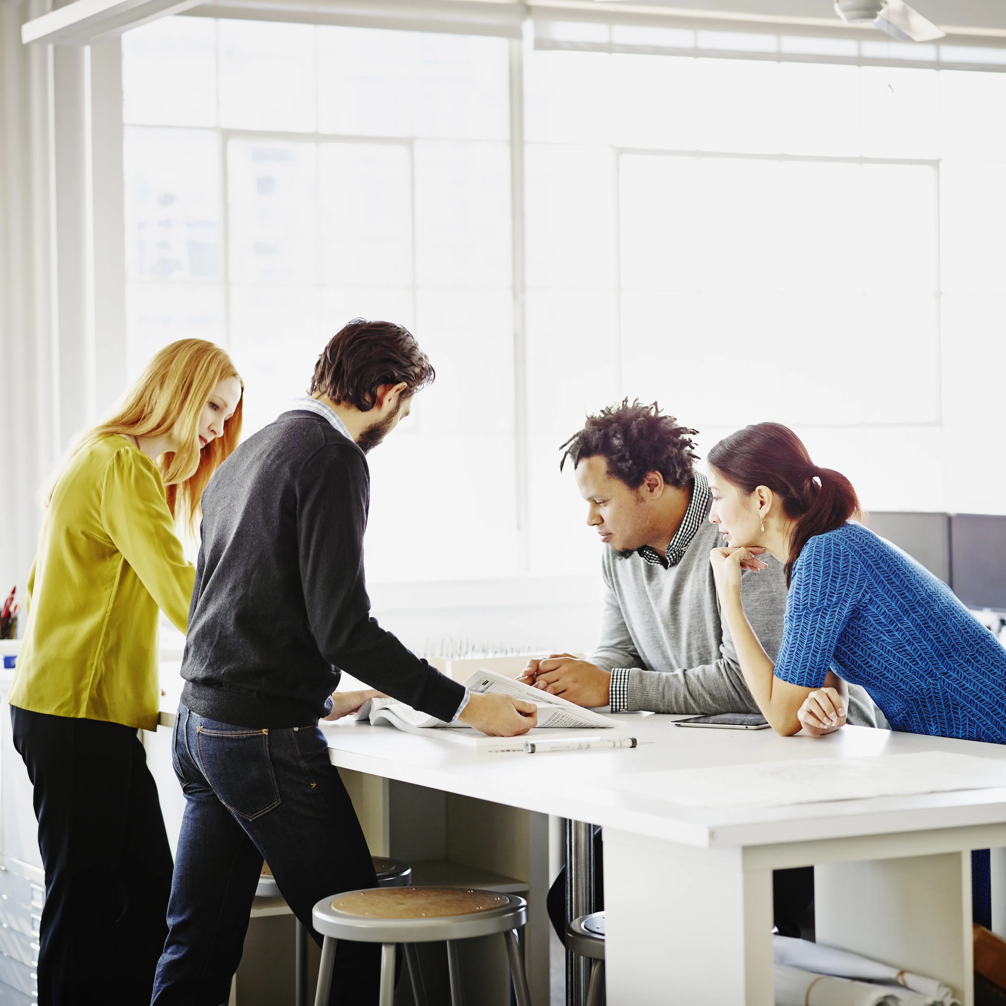 coworkers-working-together