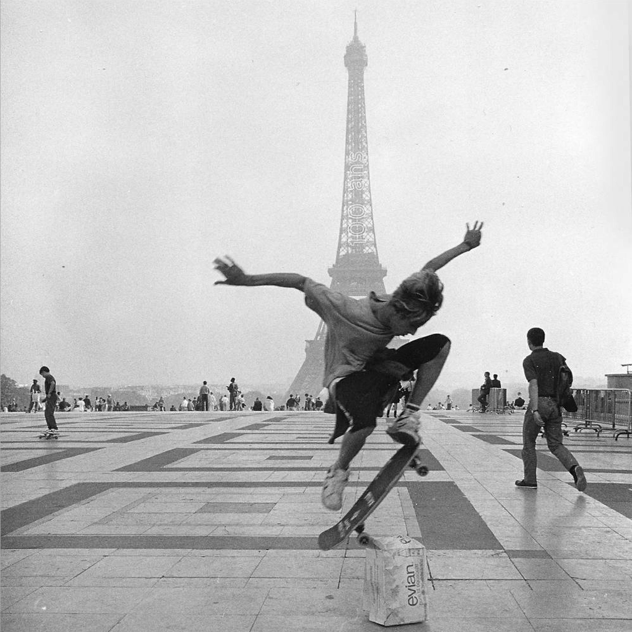 Eiffel Tower by Luís Barreira.