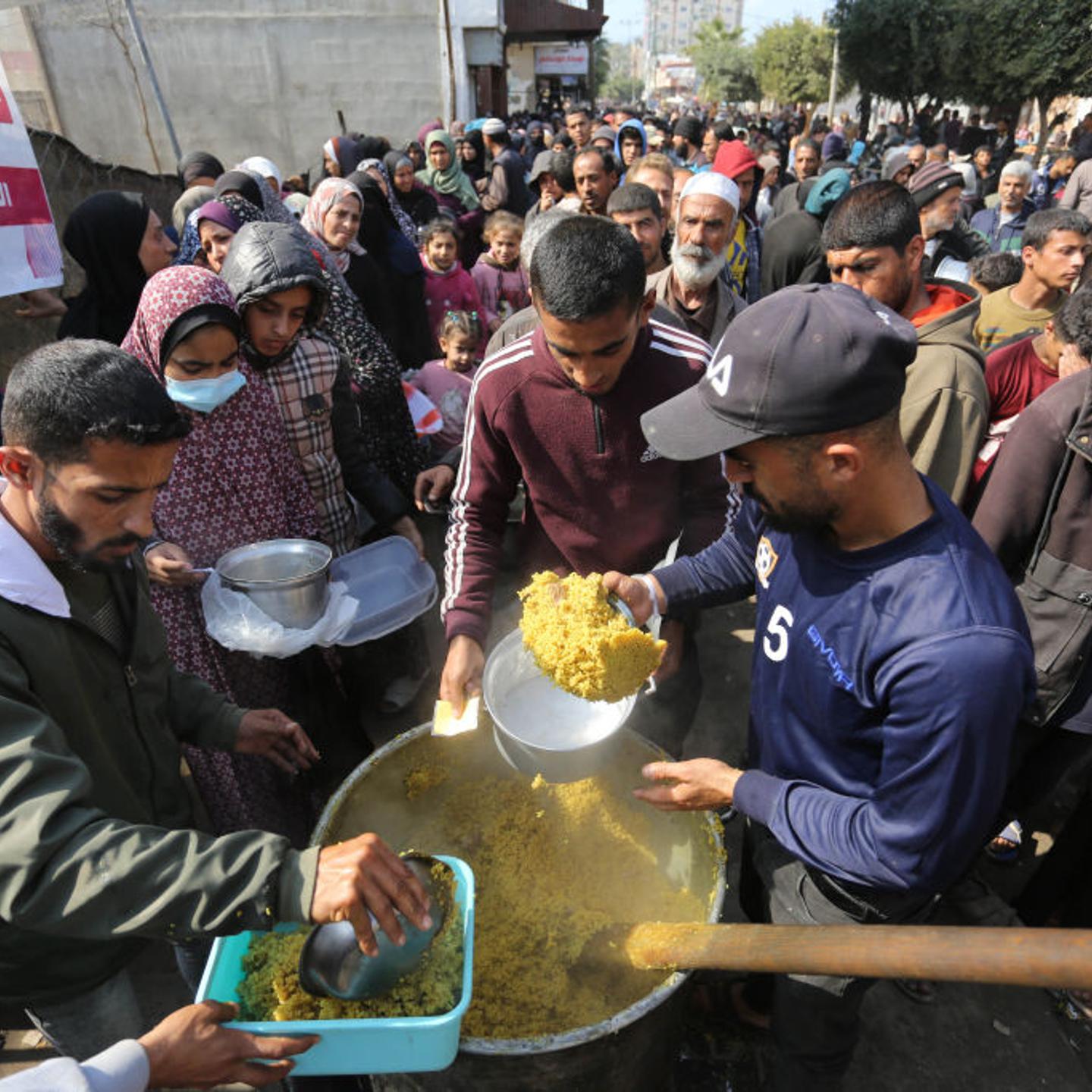 Palestinians struggle to find food under Israeli attacks in Gaza