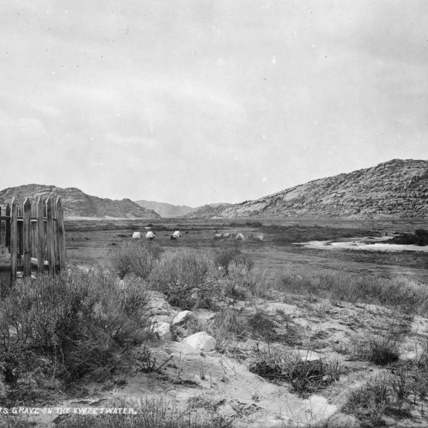 Emigrants Grave On The Sweetwater